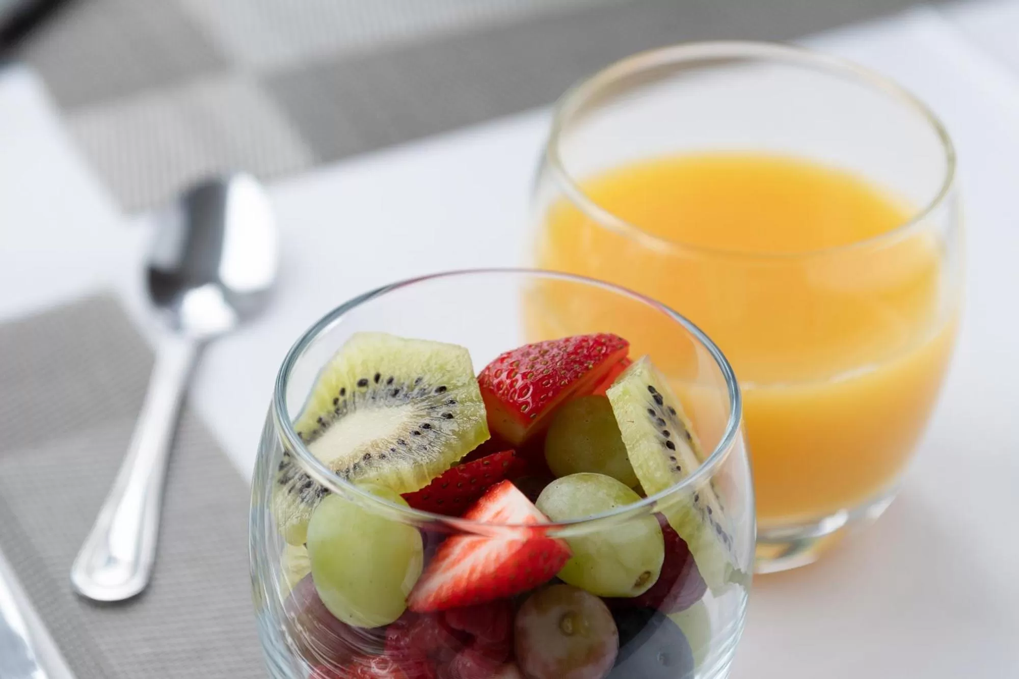 Breakfast in Pebble House