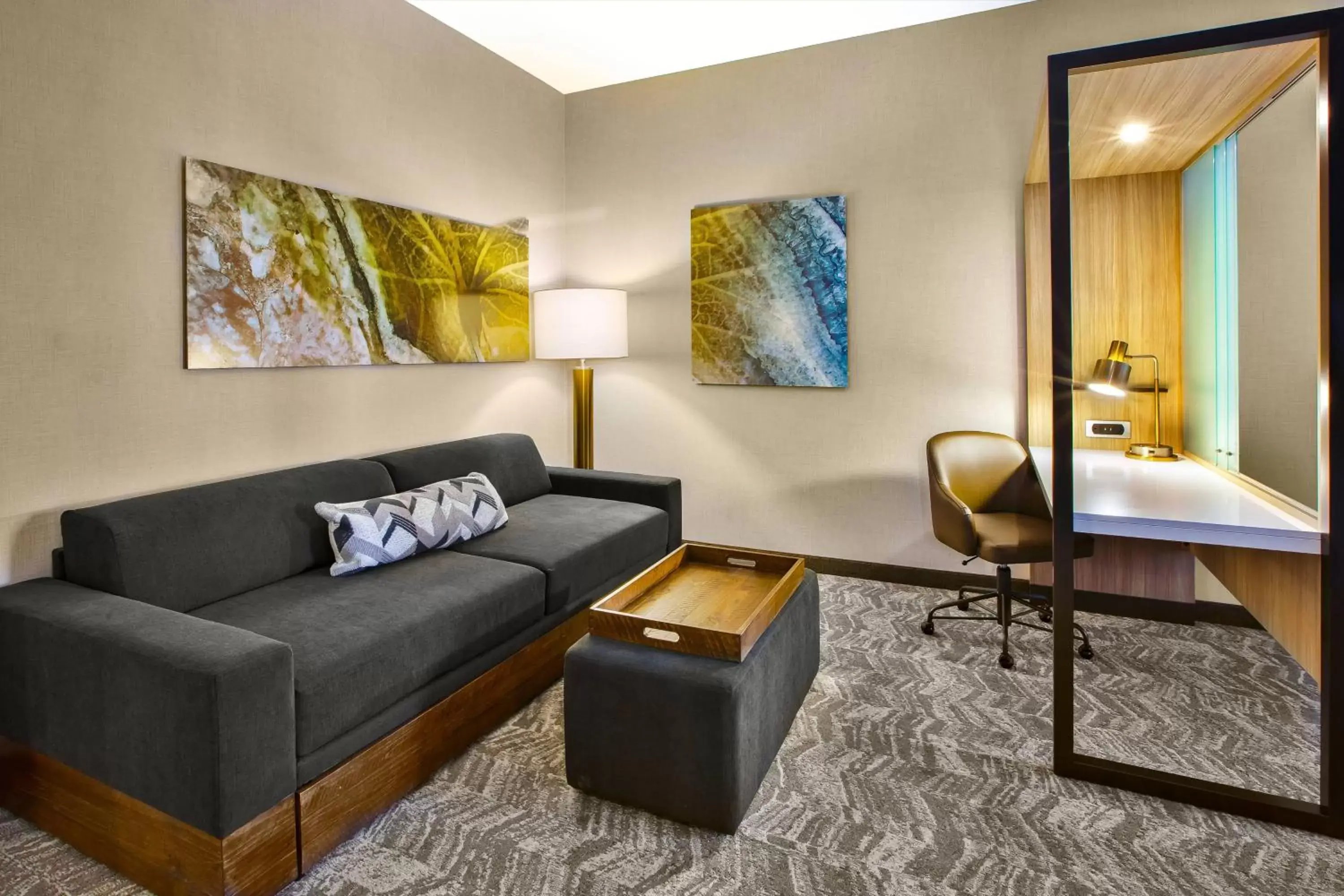 Living room, Seating Area in SpringHill Suites by Marriott Pittsburgh Butler/Centre City