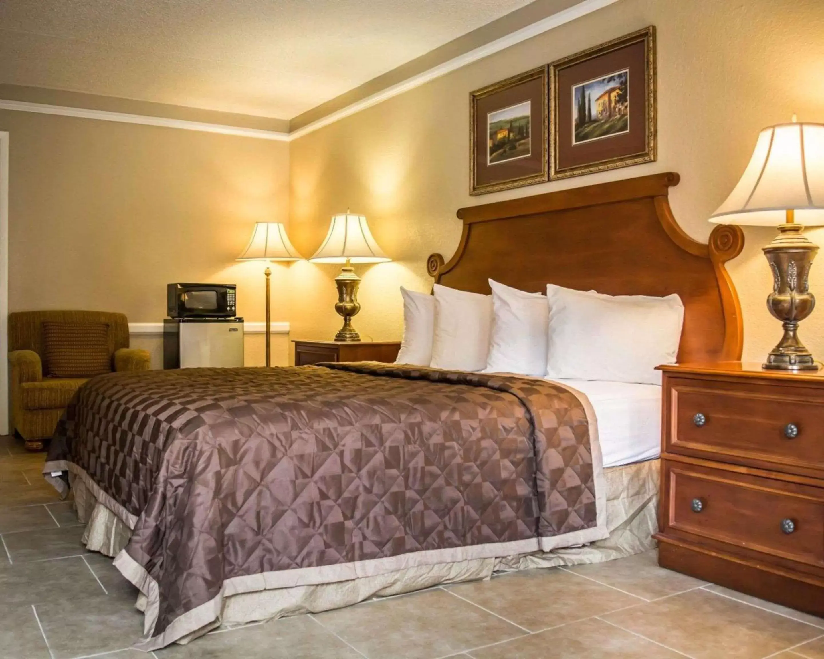 Photo of the whole room, Bed in Rodeway Inn Near Ybor City - Casino