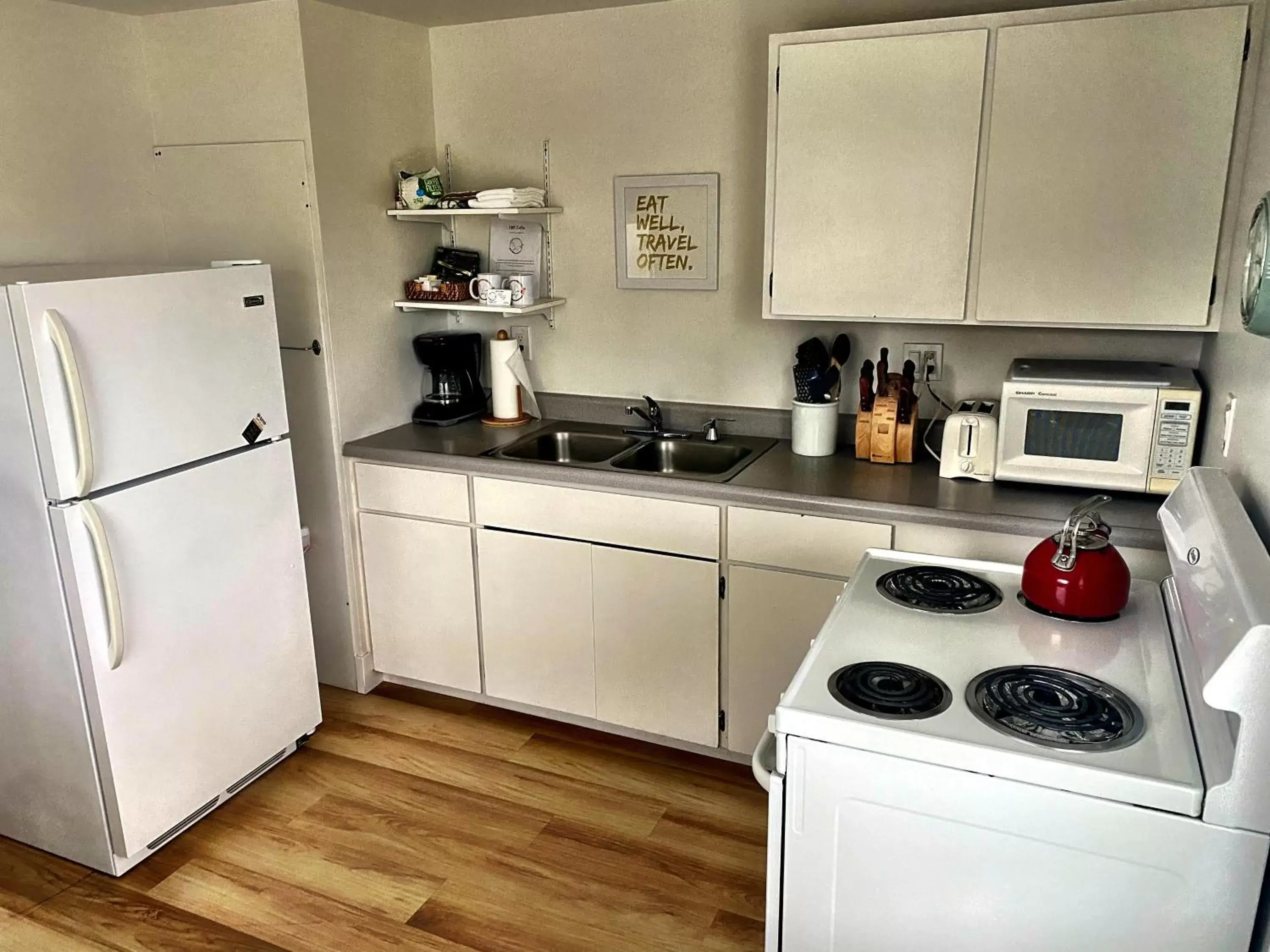 Kitchen or kitchenette, Kitchen/Kitchenette in San Dune Inn