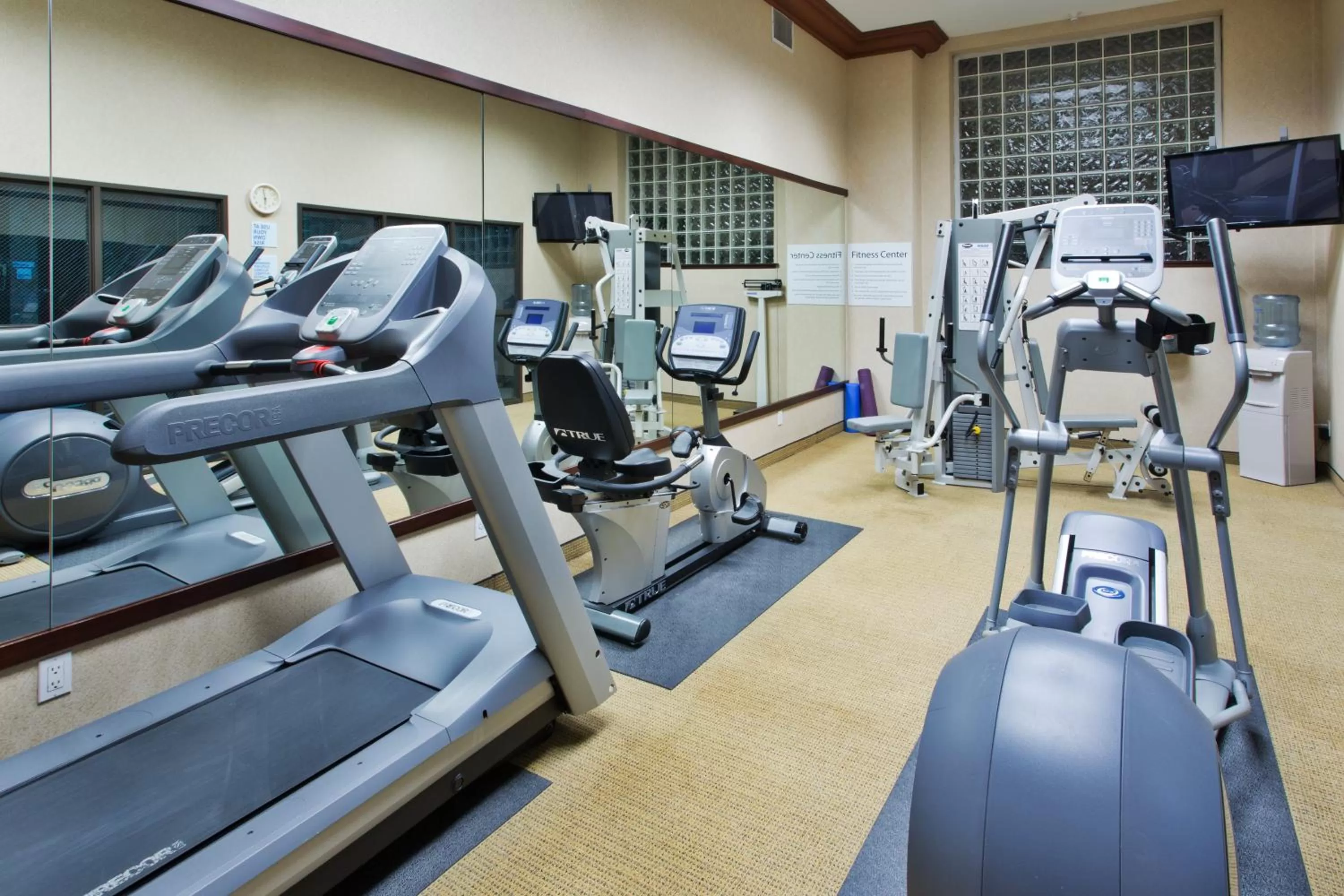 Fitness centre/facilities in Holiday Inn Express Hotel & Suites Portland-Northwest Downtown by IHG