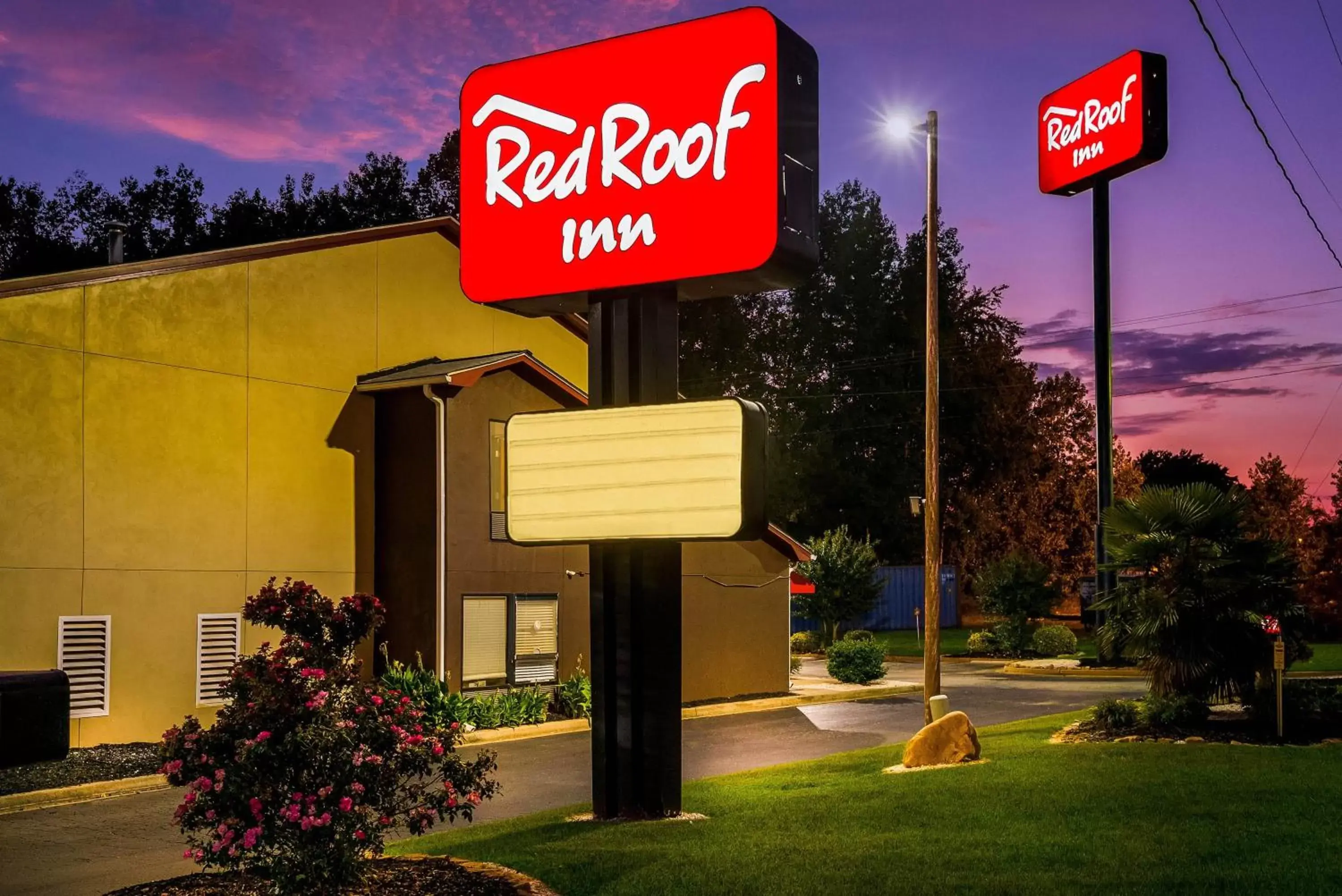 Facade/entrance, Property Building in Red Roof Inn Spartanburg