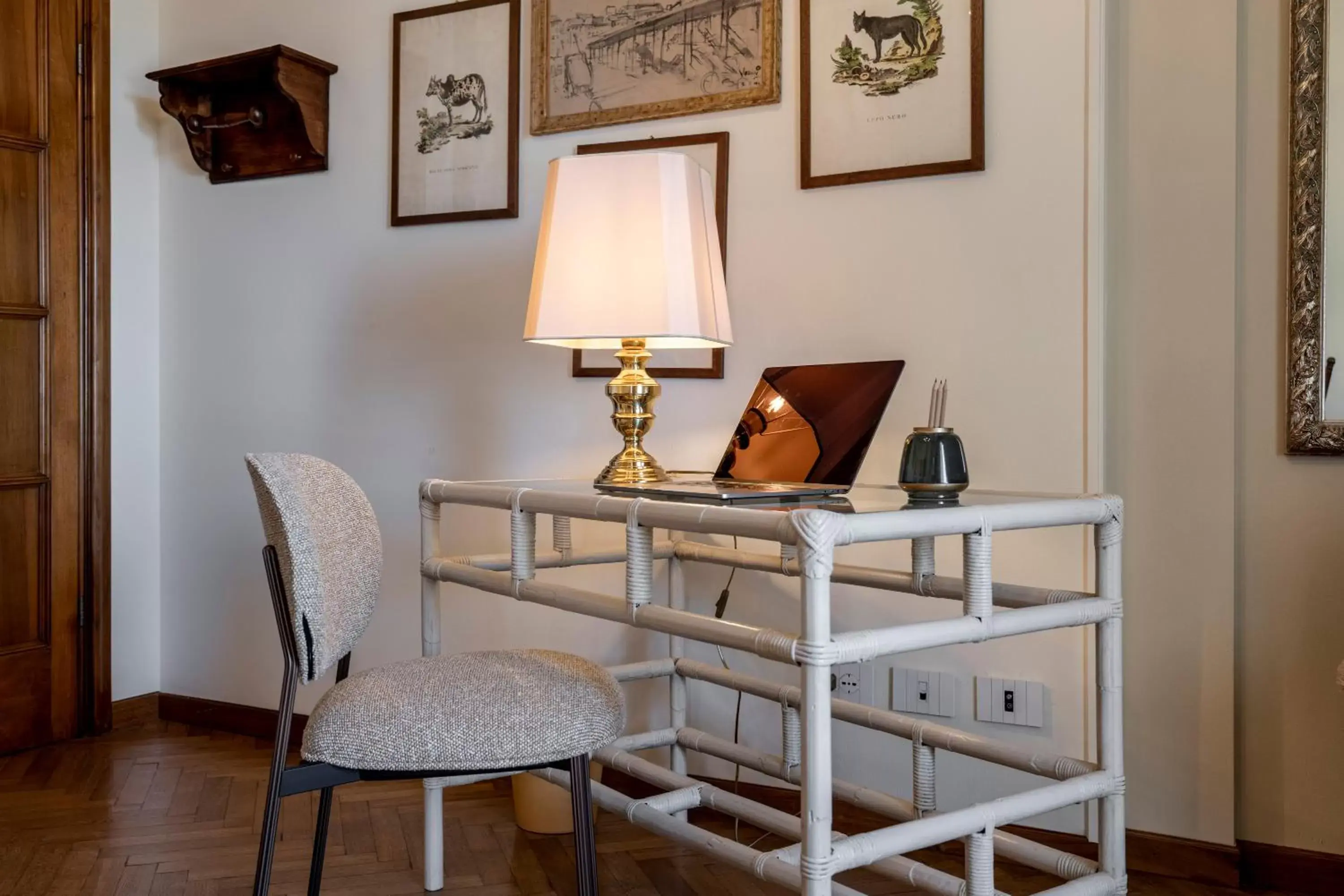 Seating Area in FORESTERIA di PALAZZO RADICI