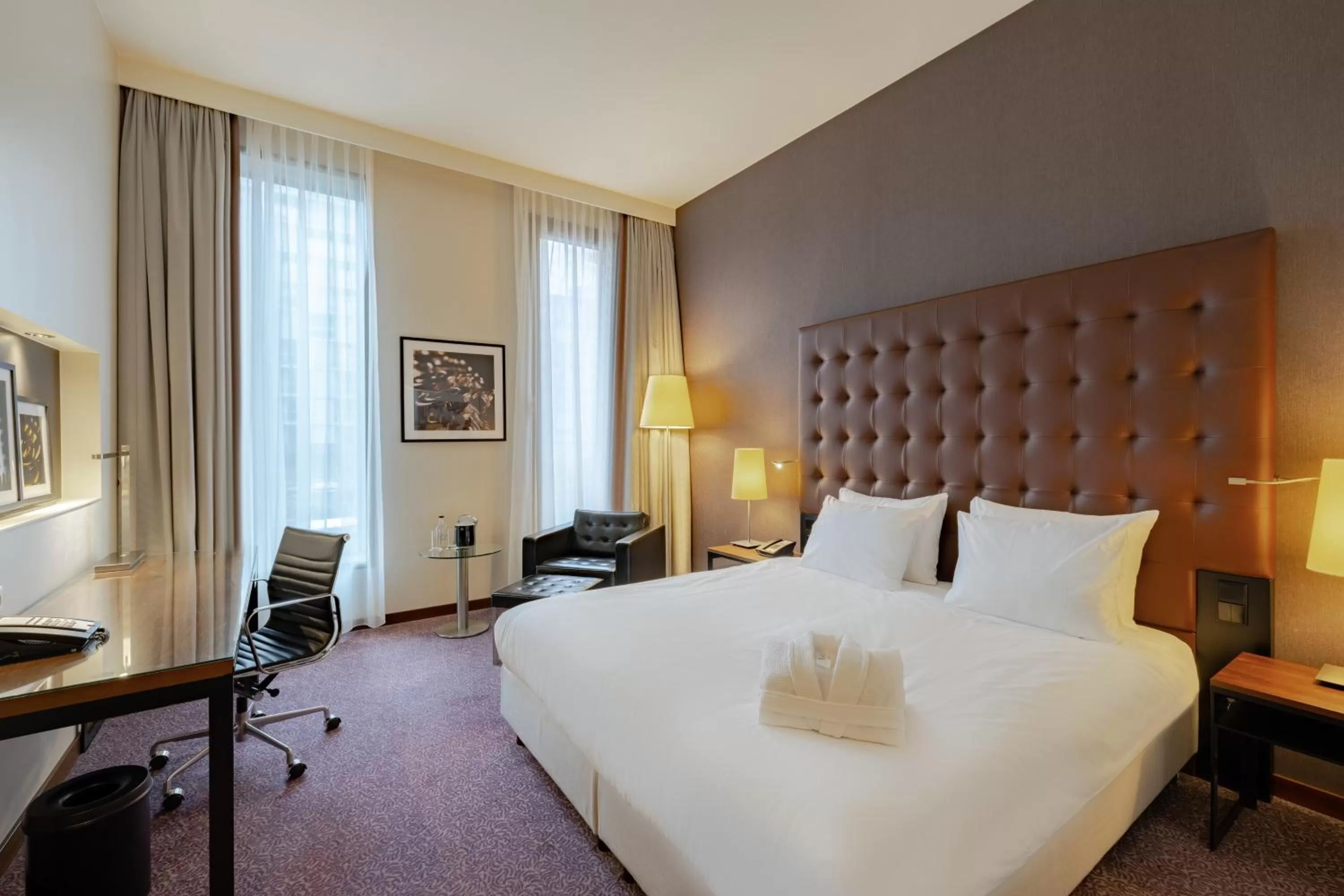 Photo of the whole room, Bed in Crowne Plaza Amsterdam - South by IHG