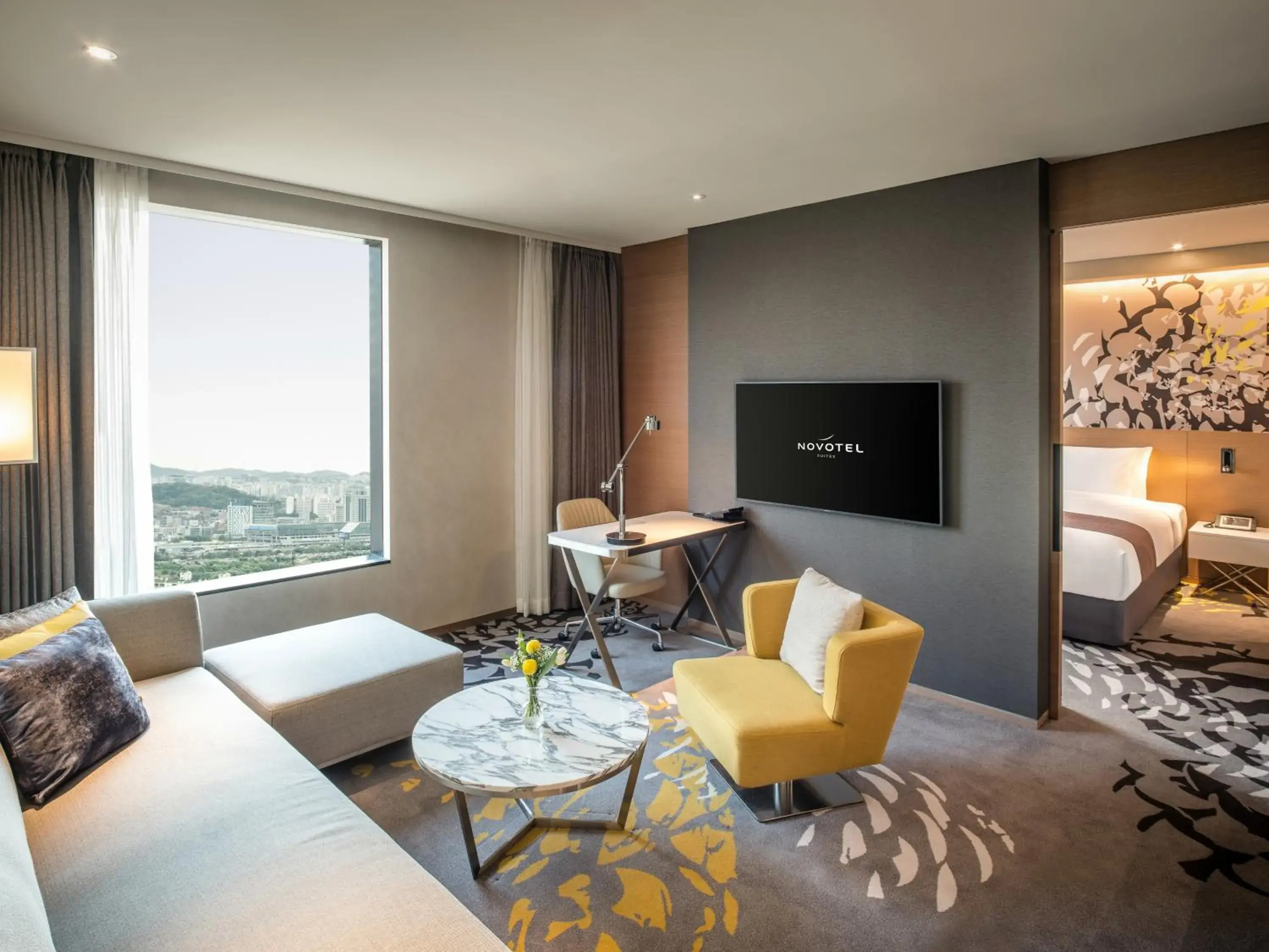 Living room, Seating Area in Novotel Suites Ambassador Seoul Yongsan