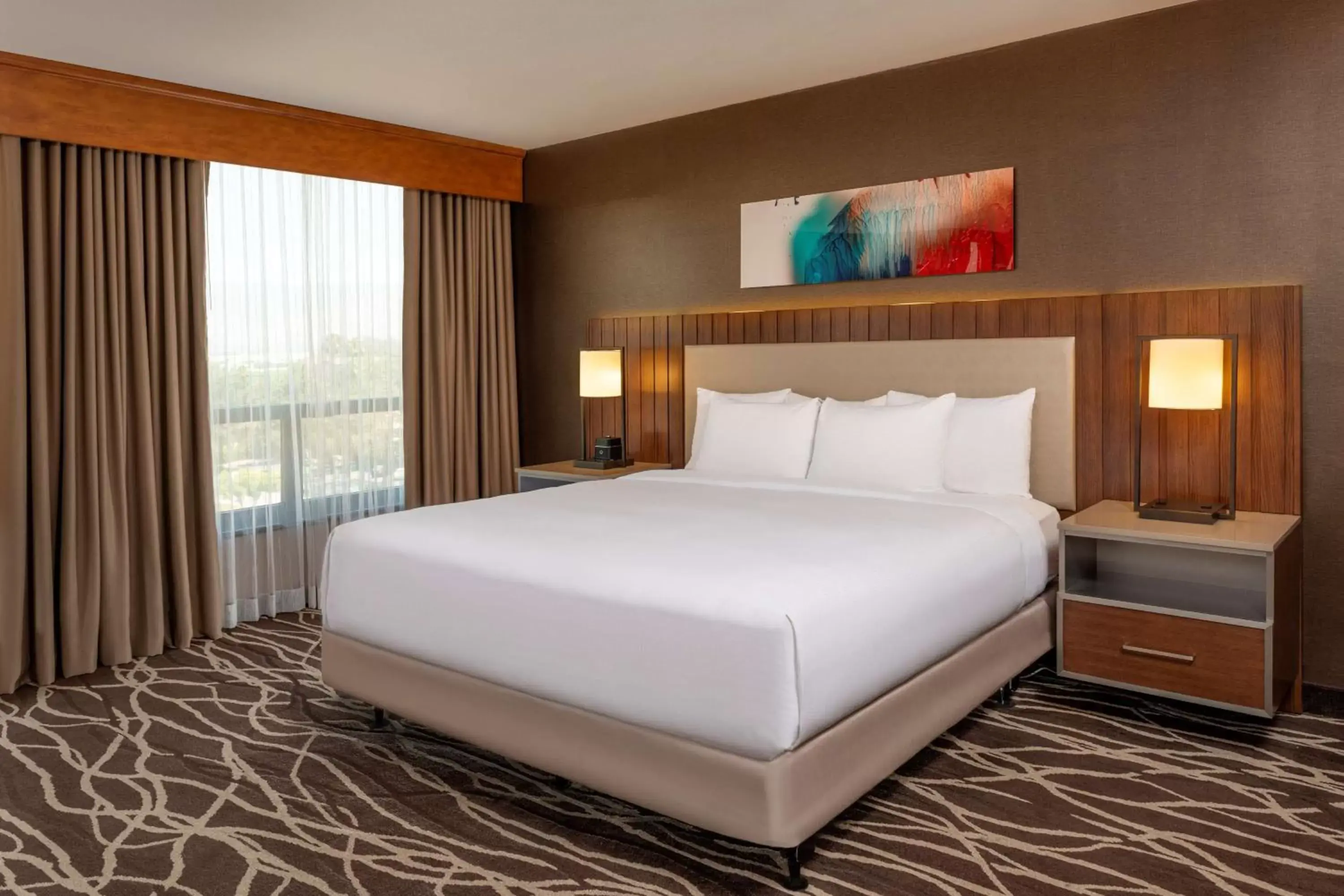 Bed in DoubleTree by Hilton San Bernardino