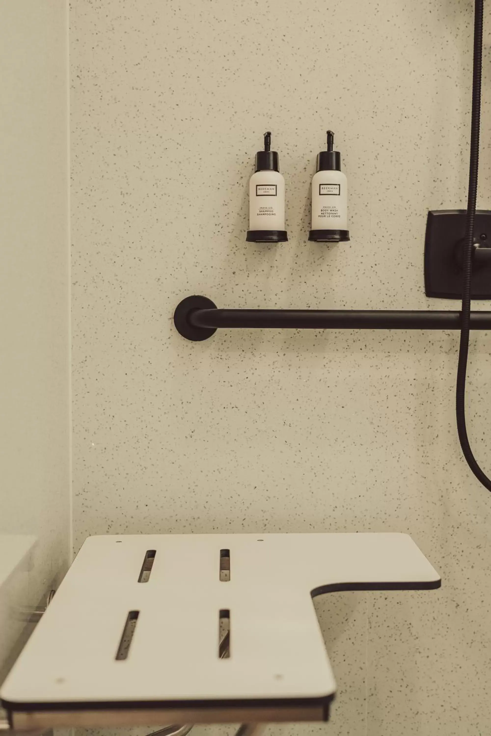 Shower in Blufftop Inn & Suites - Wharf/Restaurant District Shower in Blufftop Inn & Suites - Wharf/Restaurant District