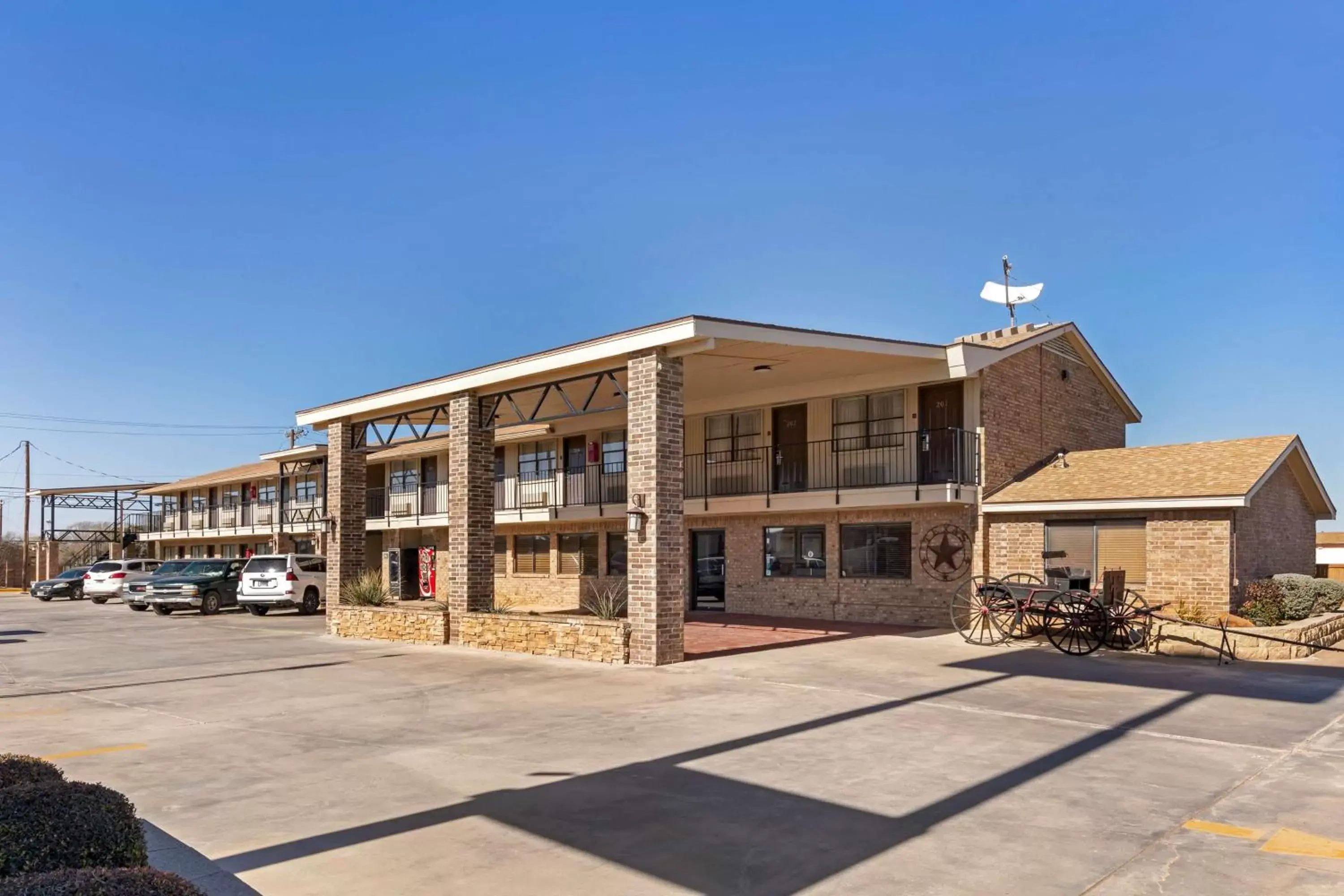 Property Building in Best Western Caprock Inn