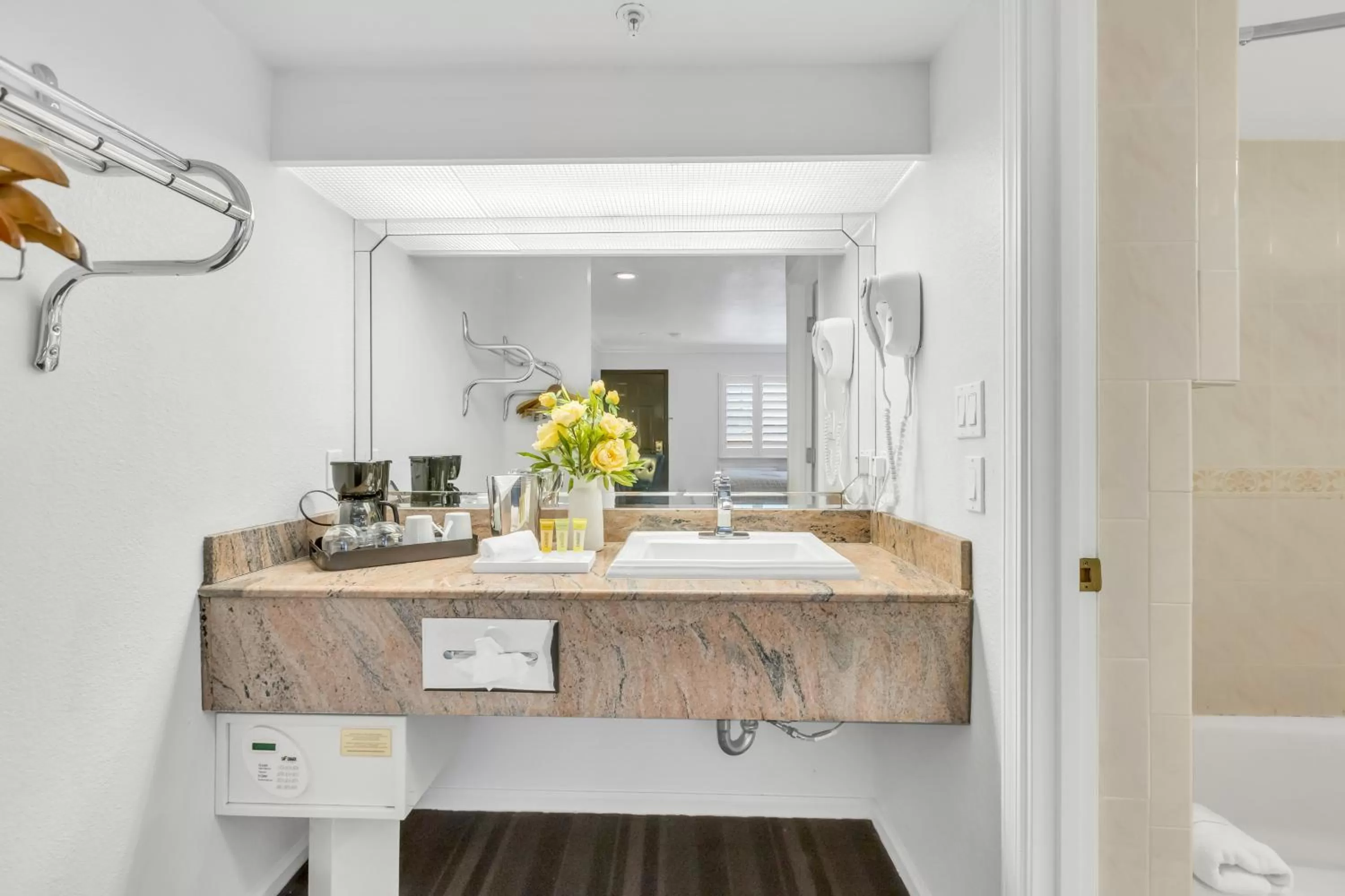 Napa Valley Hotel & Suites