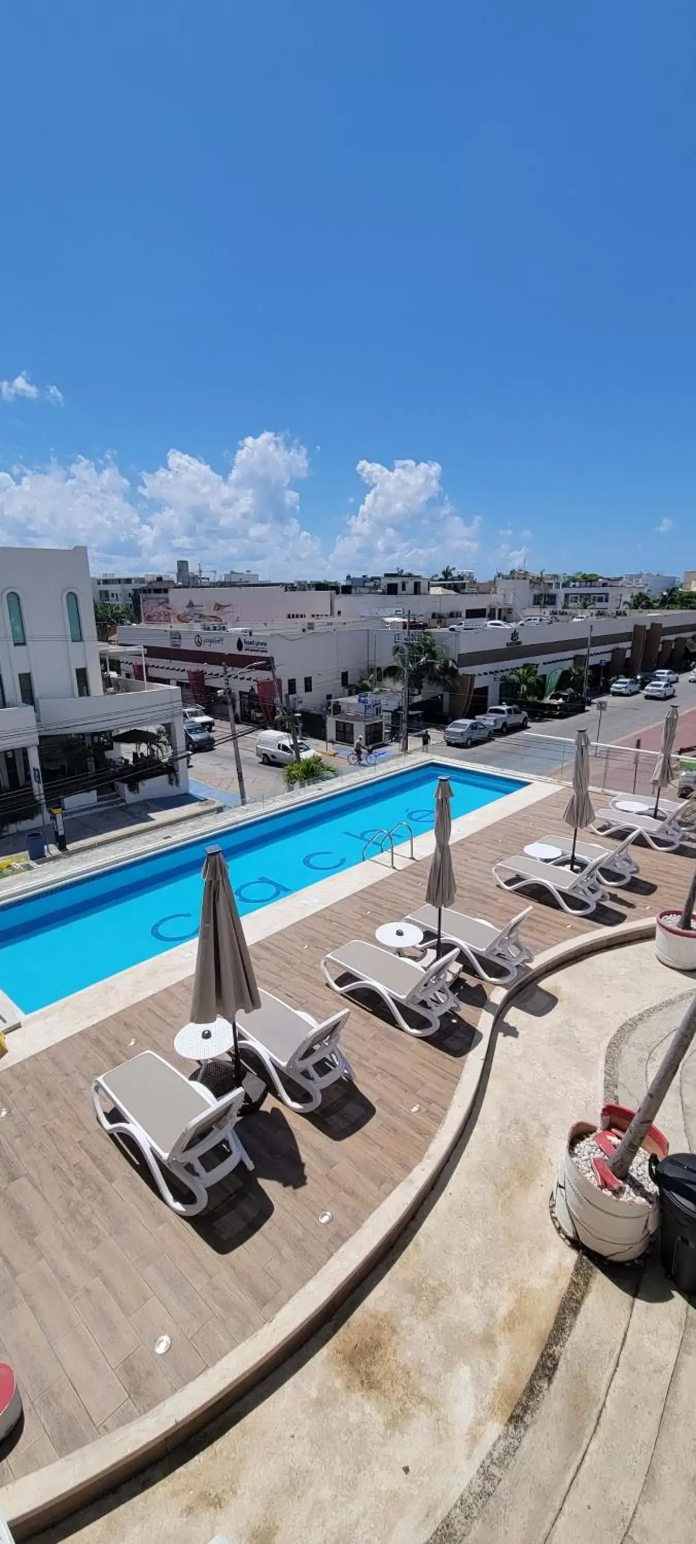 Balcony/Terrace, Swimming Pool in Hotel Cache