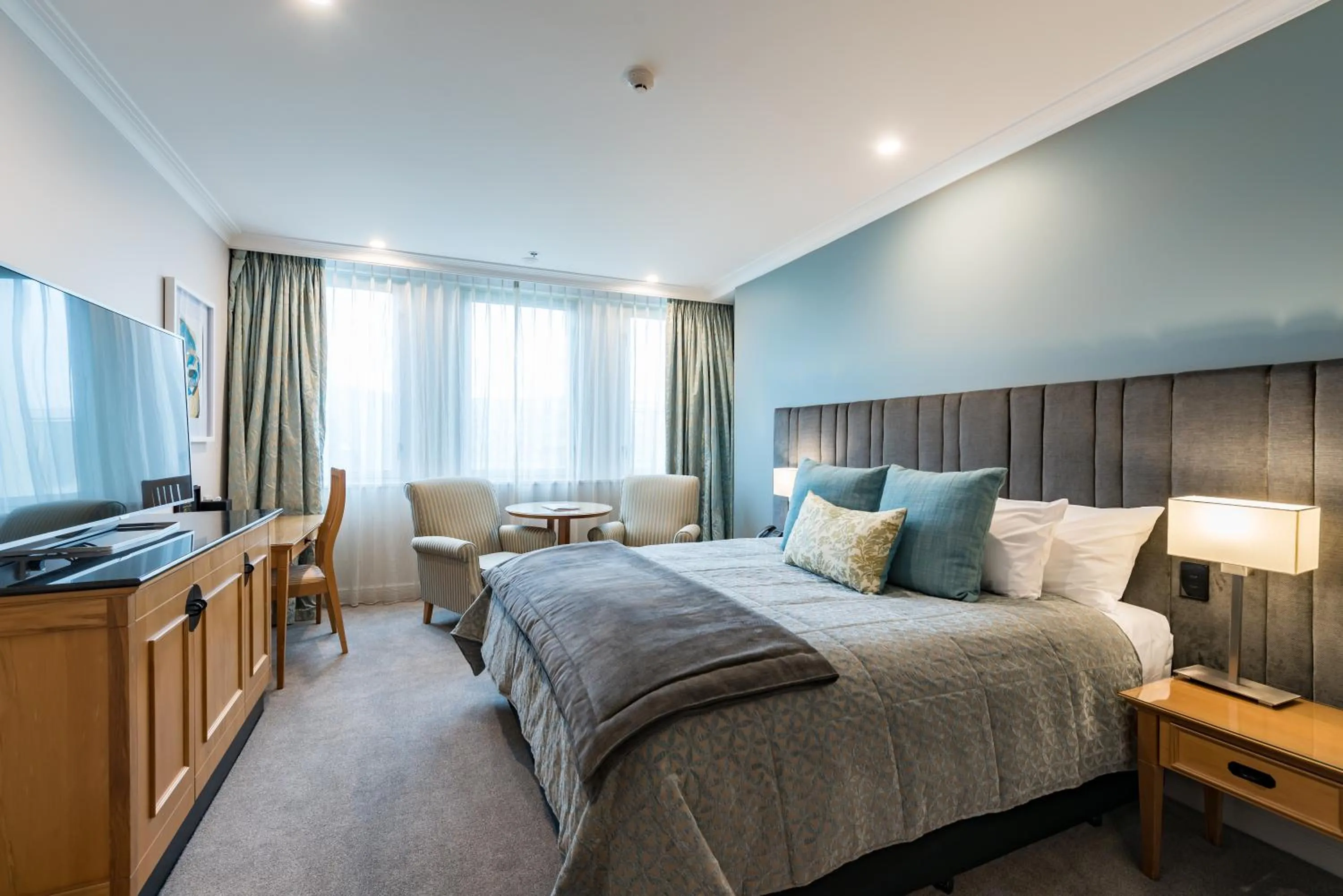 Photo of the whole room, Bed in Distinction Christchurch Hotel