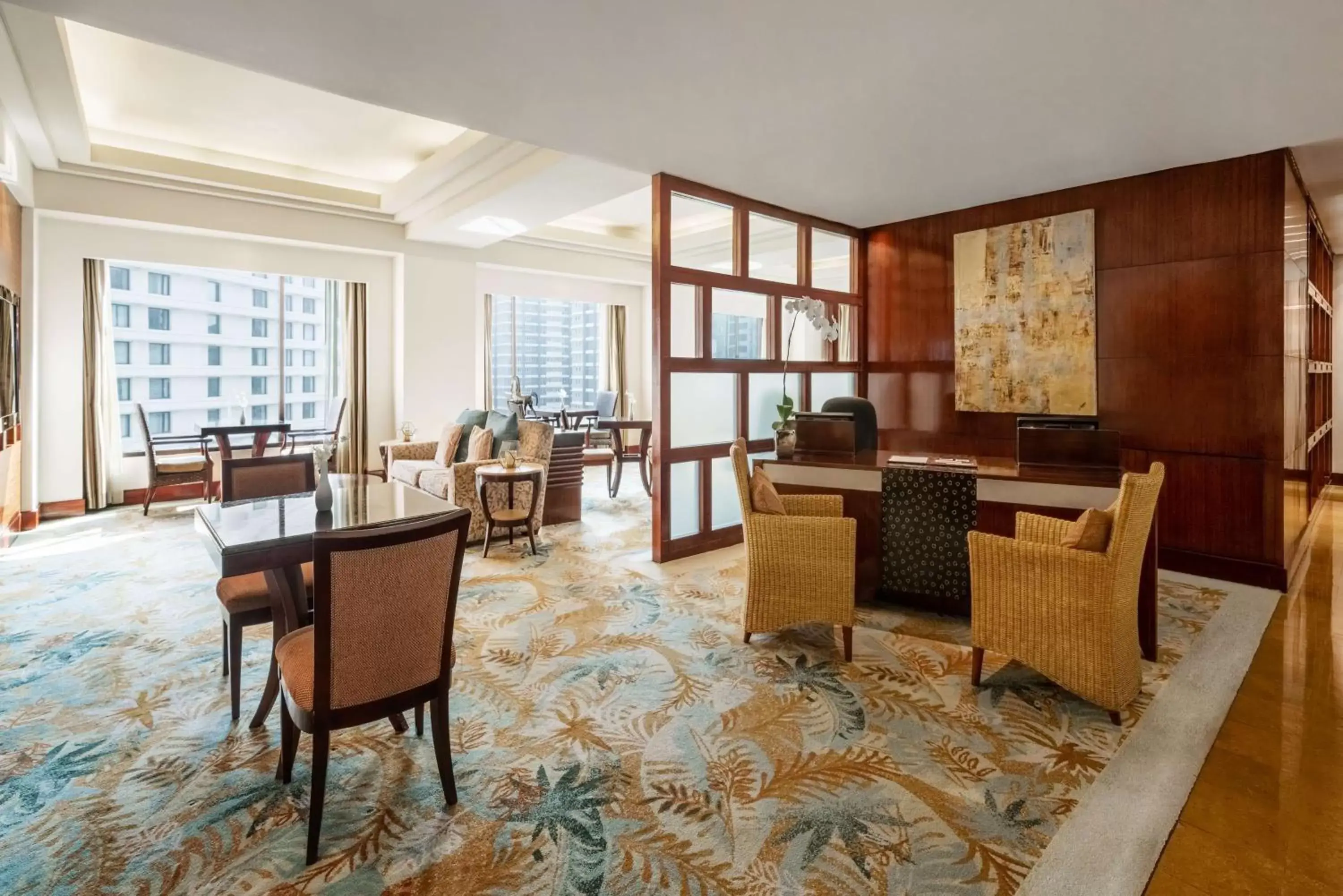 Lounge or bar, Seating Area in Edsa Shangri-La, Manila