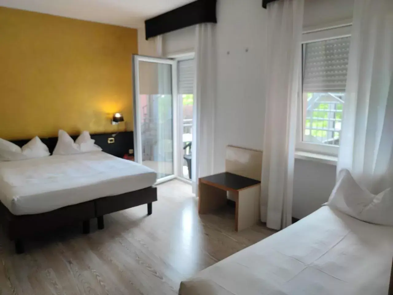 Comfort Triple Room with Balcony in Hotel Rudy