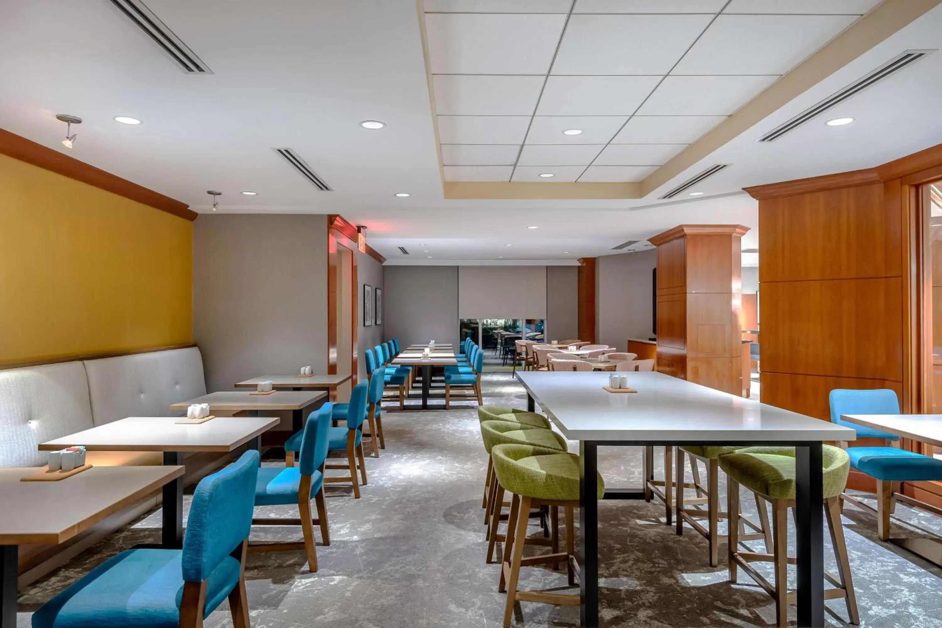 Lobby or reception, Restaurant/Places to Eat in Hilton Garden Inn Tysons Corner