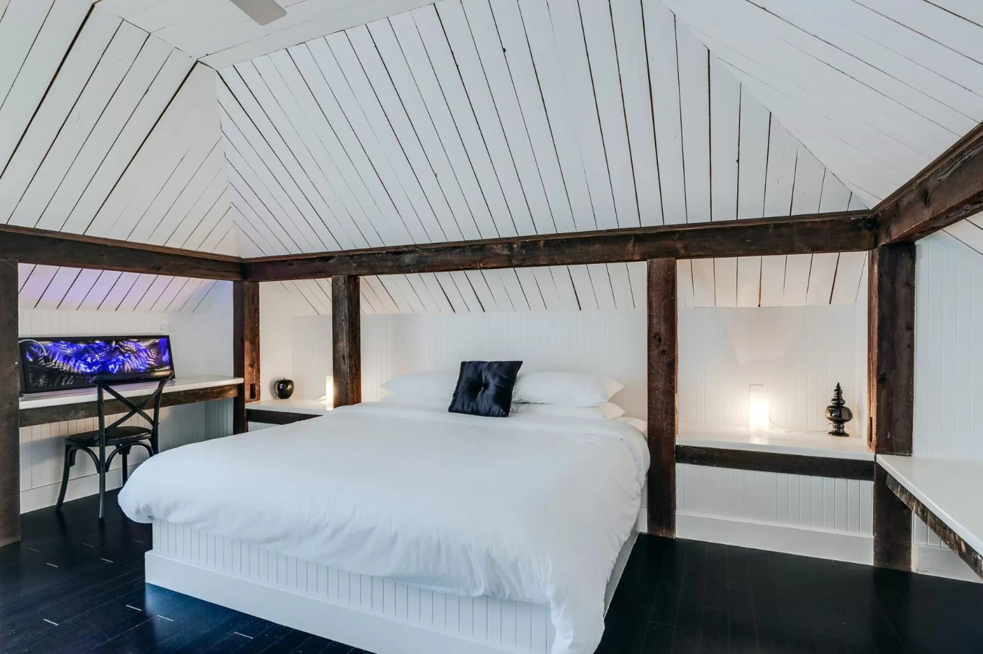 Bed in Auberge Nuits de St-Georges