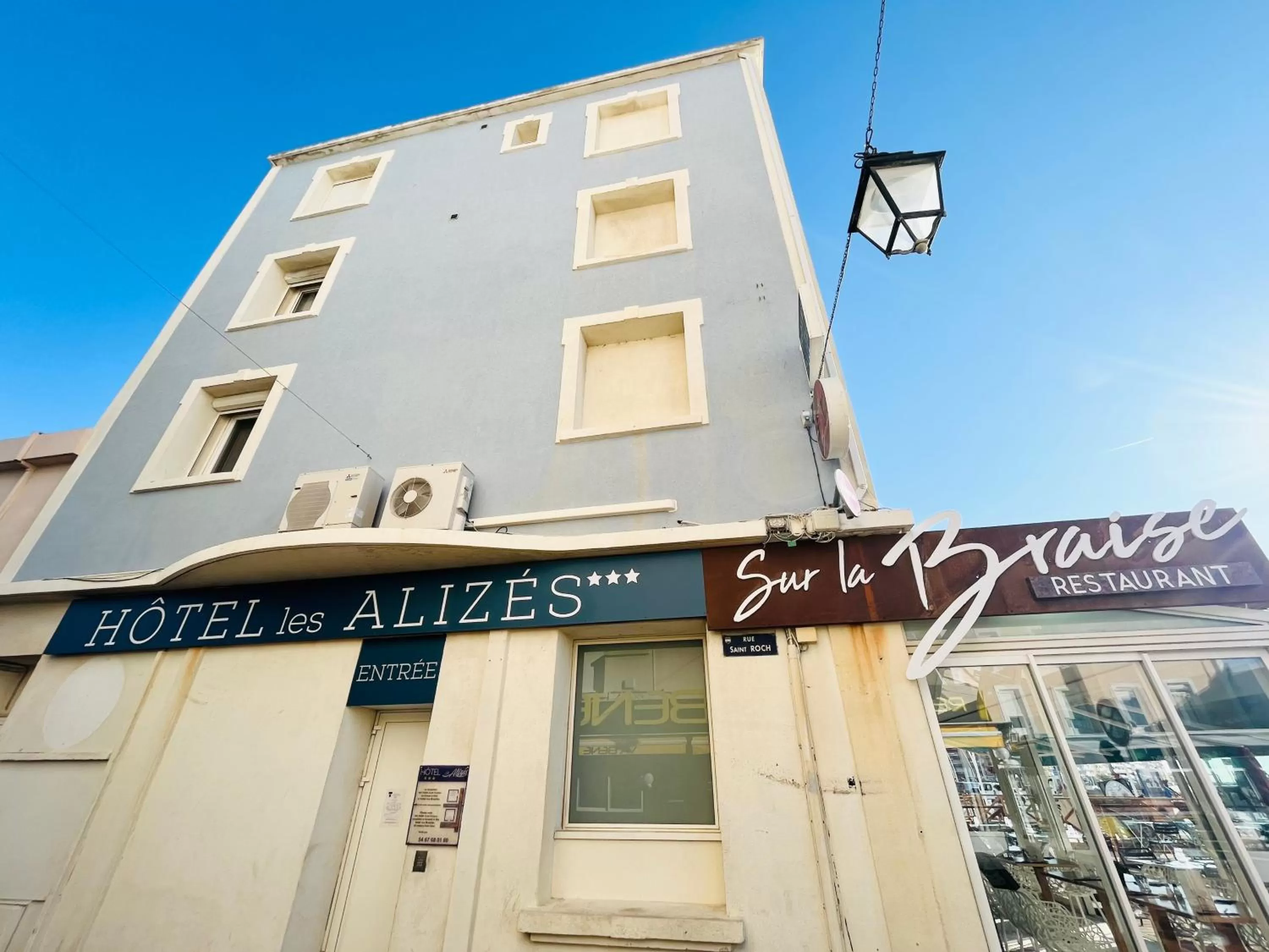 Property building in Les Alizes