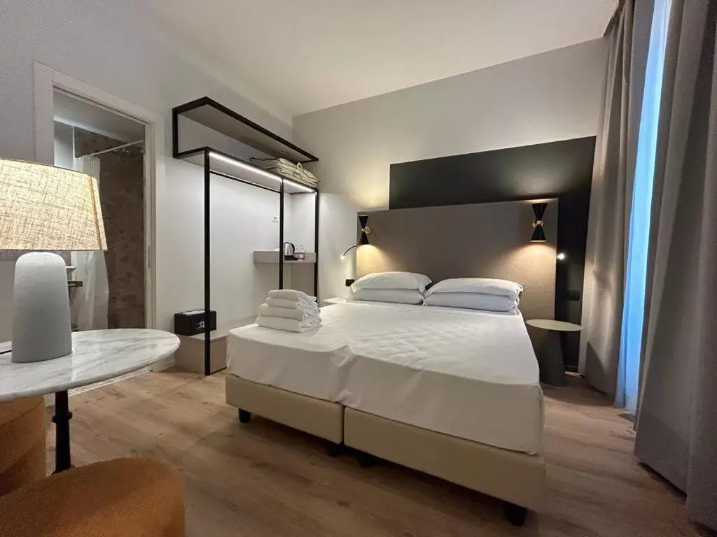 Bedroom, Bed in Hotel Porta Pia