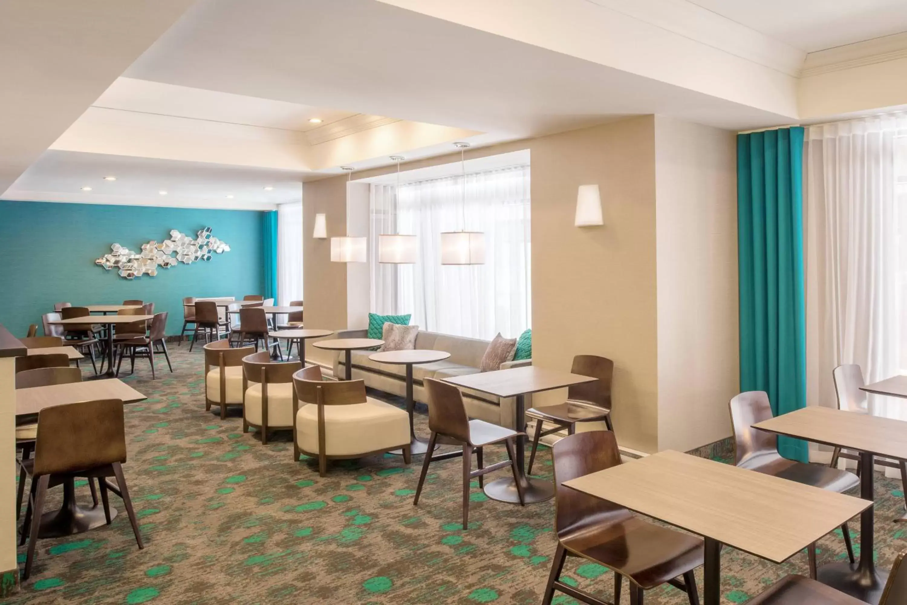 Breakfast, Restaurant/Places to Eat in SpringHill Suites by Marriott Old Montreal