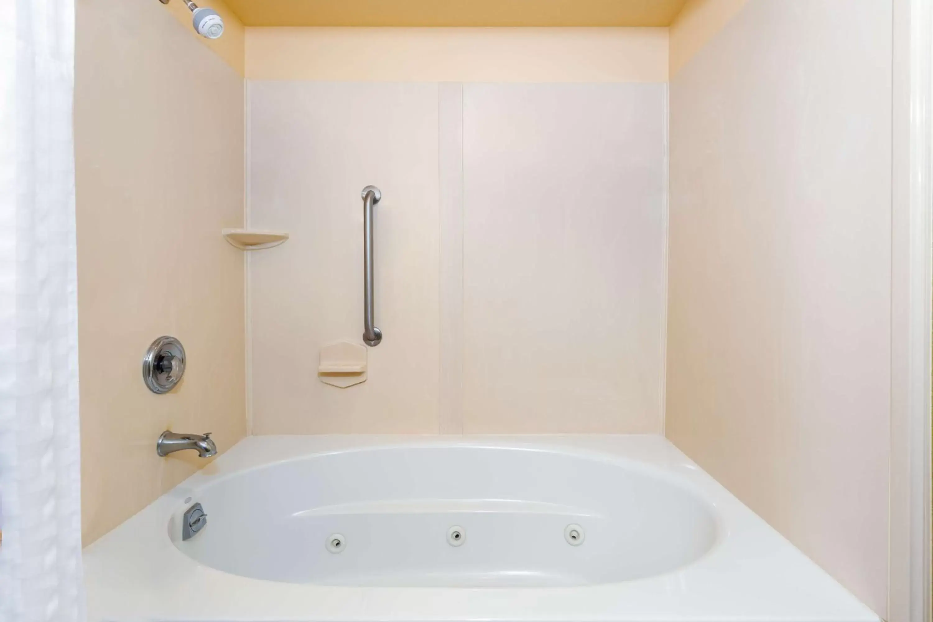 Bathroom in Embassy Suites Omaha- La Vista/ Hotel & Conference Center