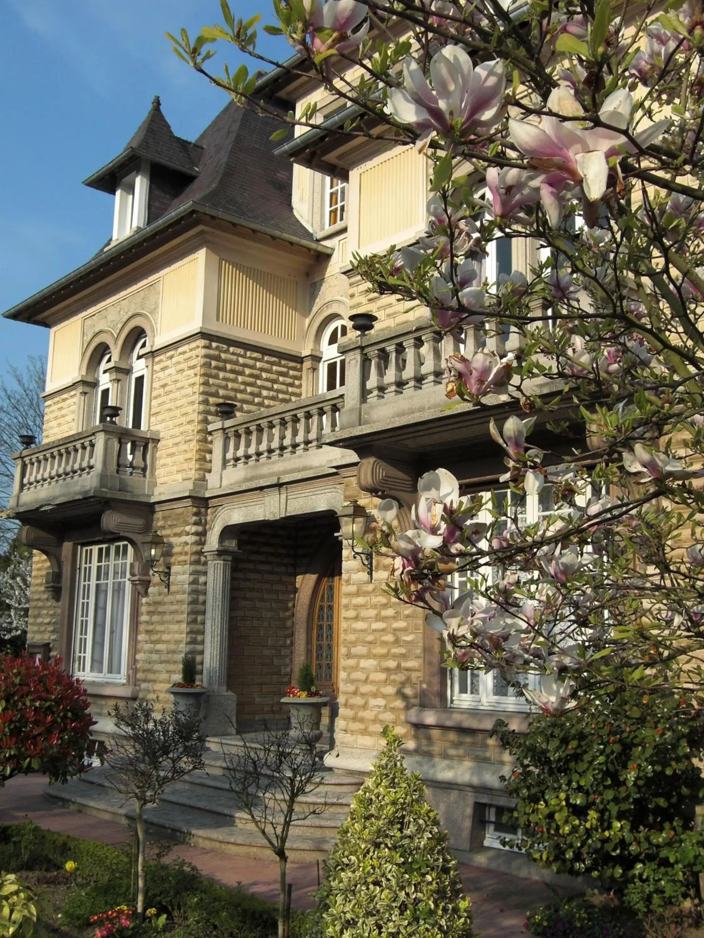 Facade/entrance, Property Building in Le Castel Guesthouse