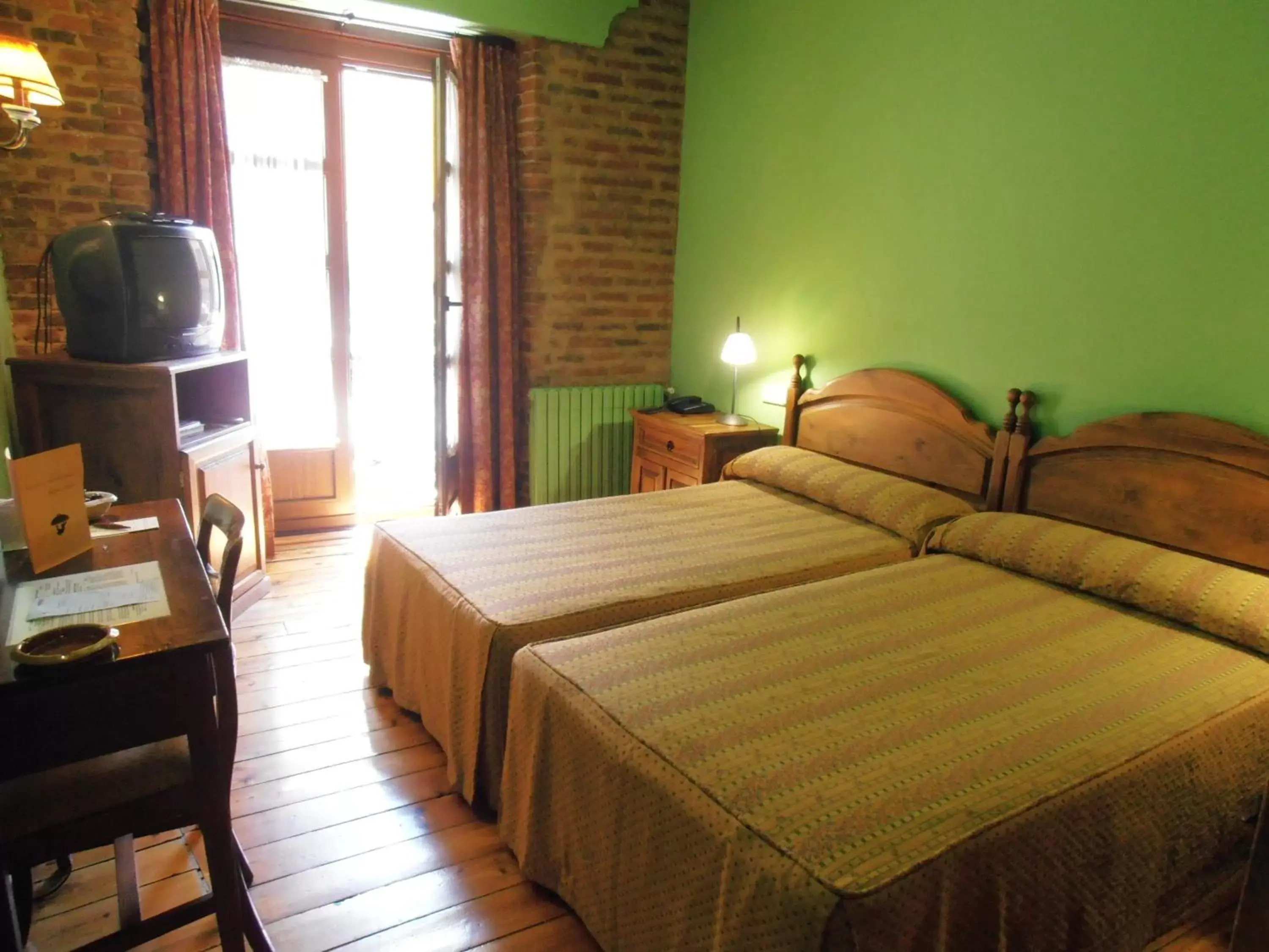 Photo of the whole room, Bed in Hotel La Posada Regia