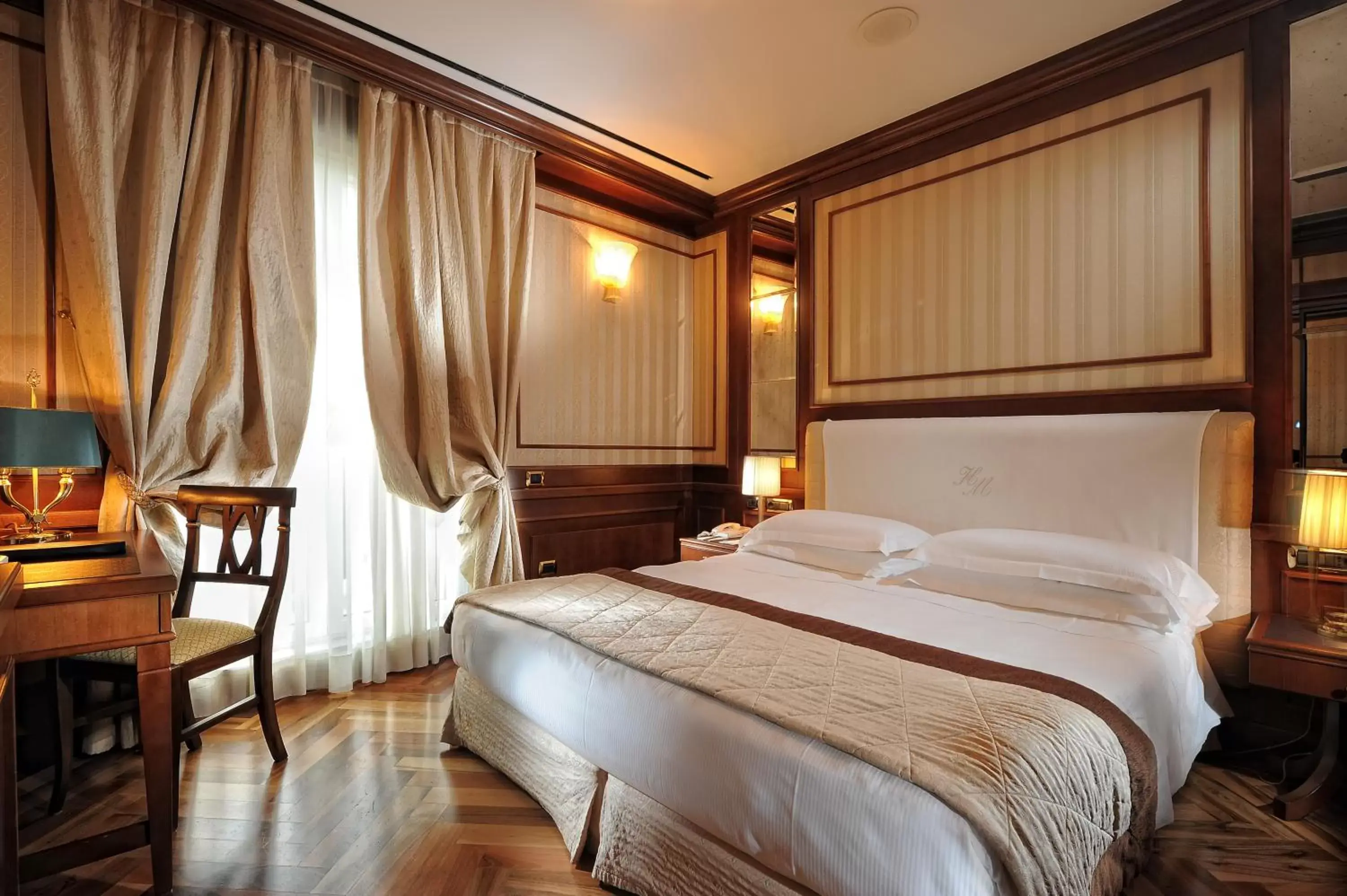 Photo of the whole room, Bed in Hotel Manzoni