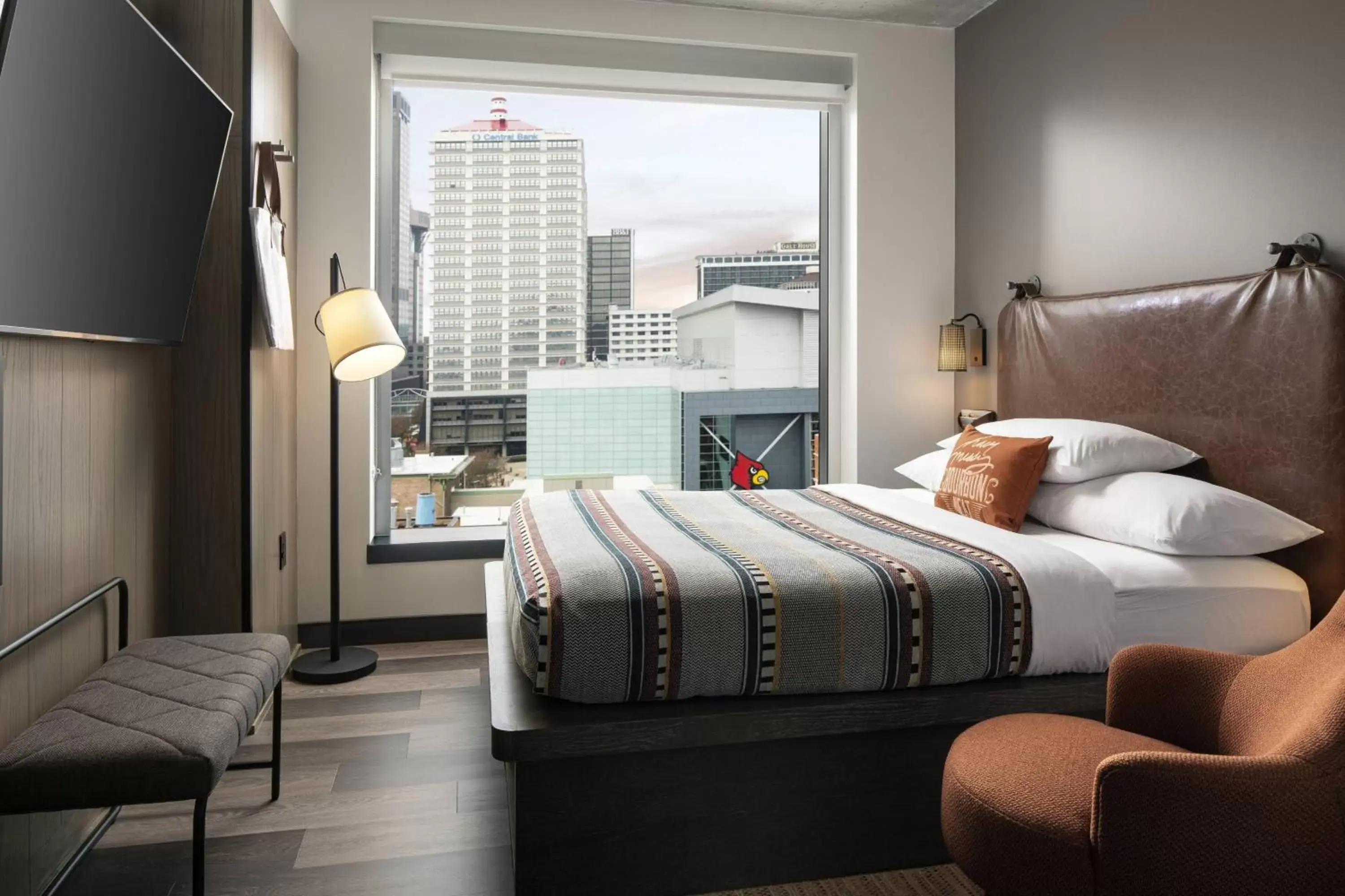 Photo of the whole room, Bed in Moxy Louisville Downtown