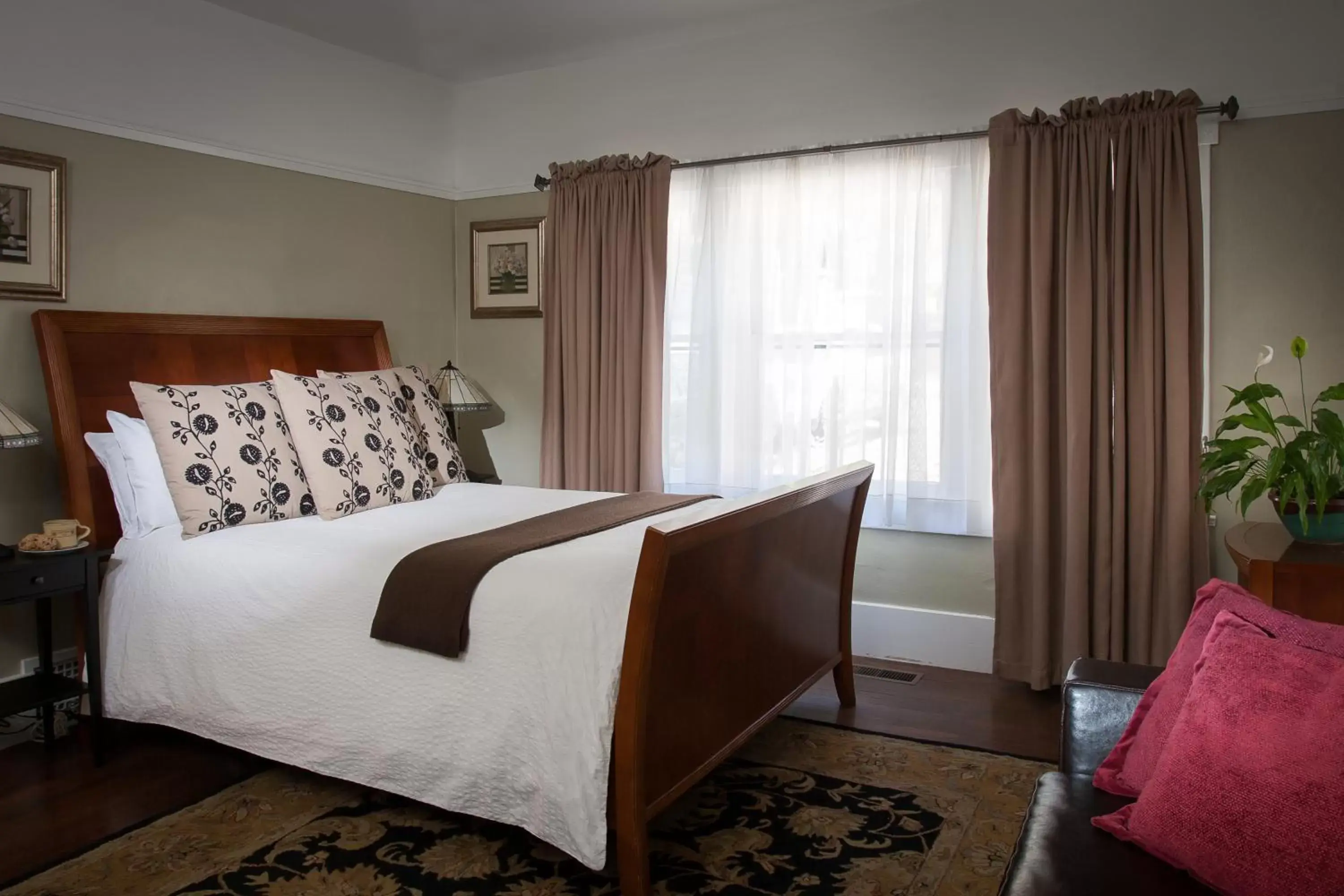 Bedroom, Bed in Craftsman Inn