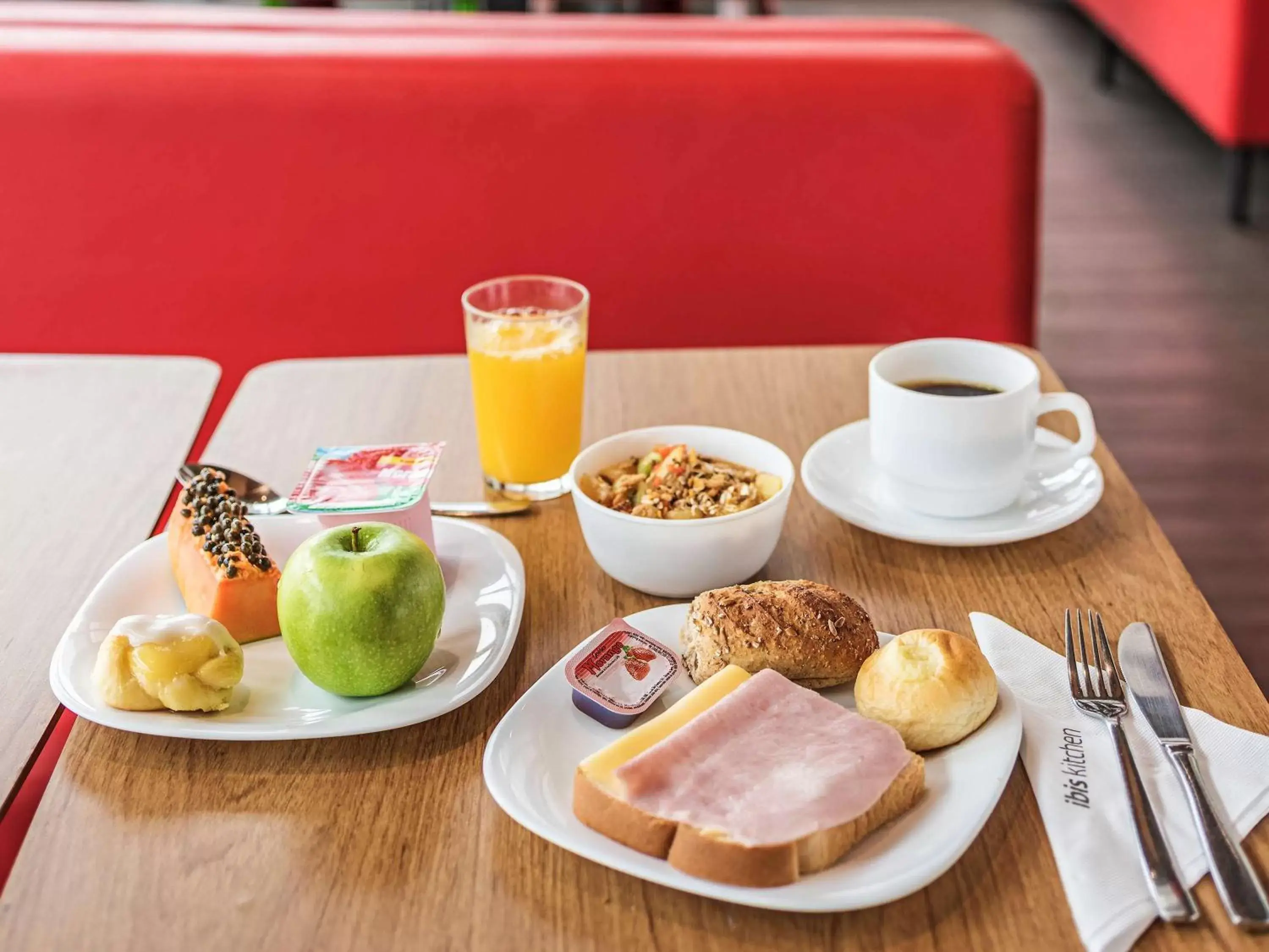 Restaurant/places to eat, Breakfast in ibis Tambore