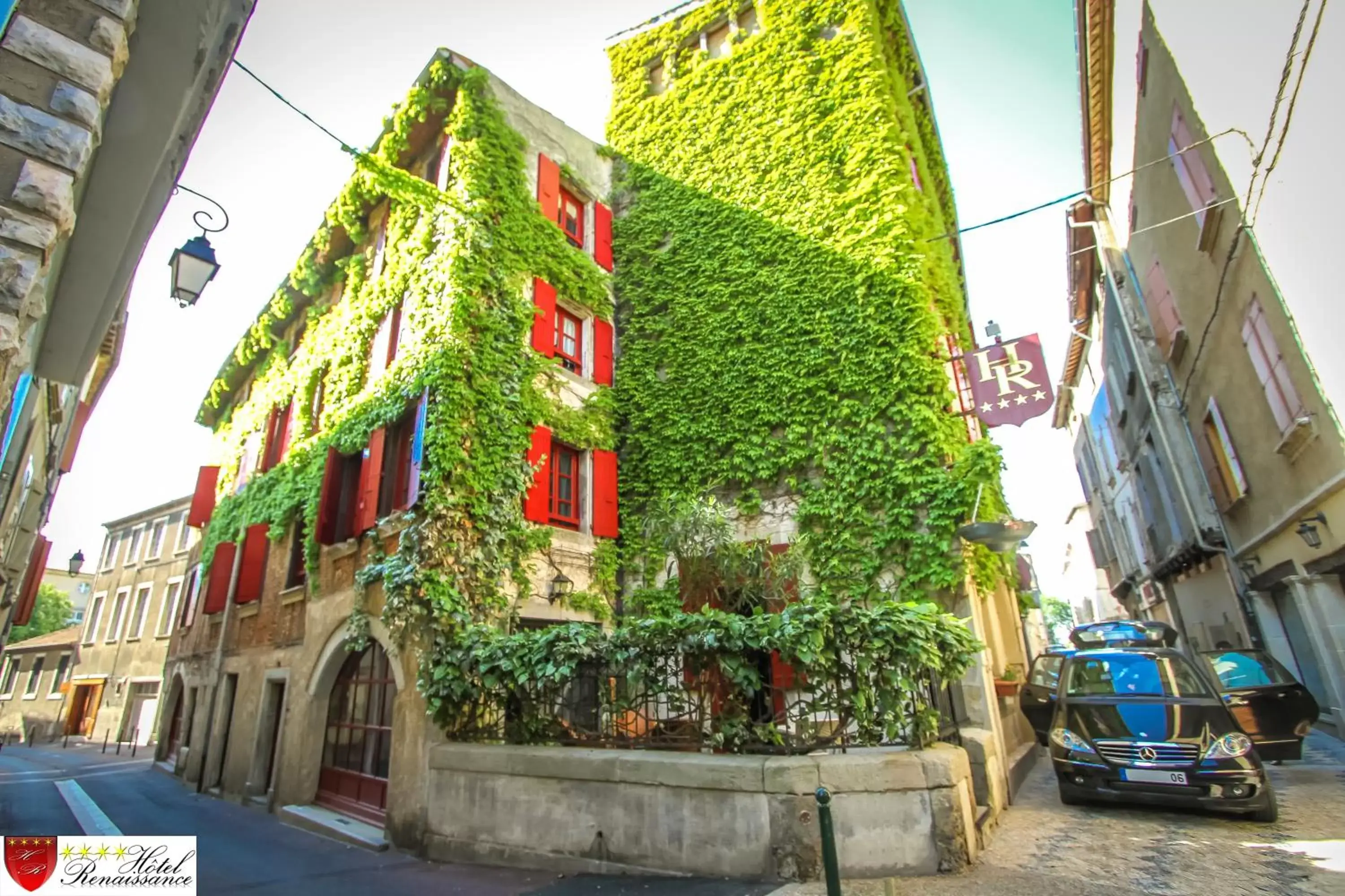 Facade/entrance, Property Building in Hôtel Renaissance