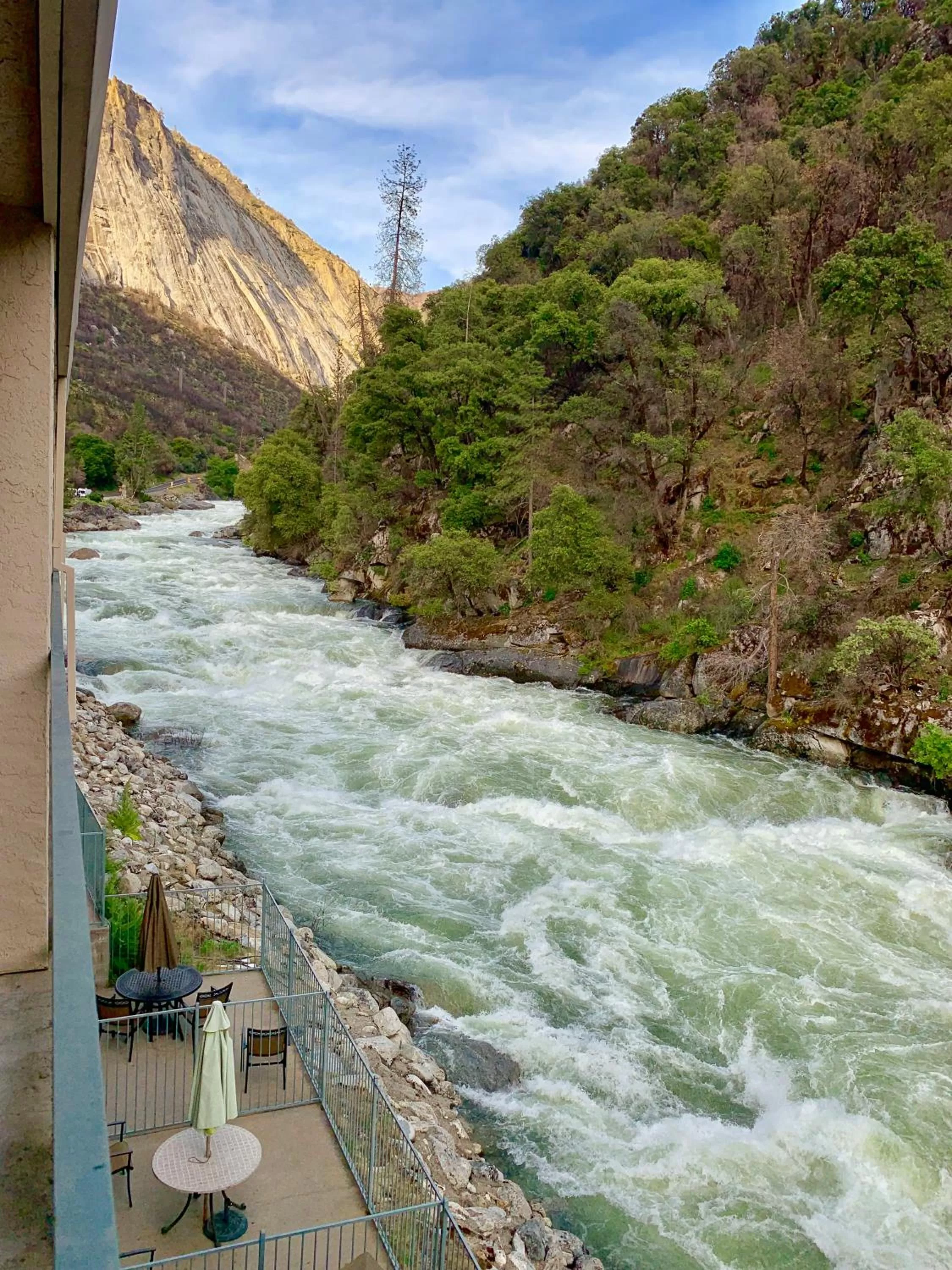 River view in Yosemite View Lodge