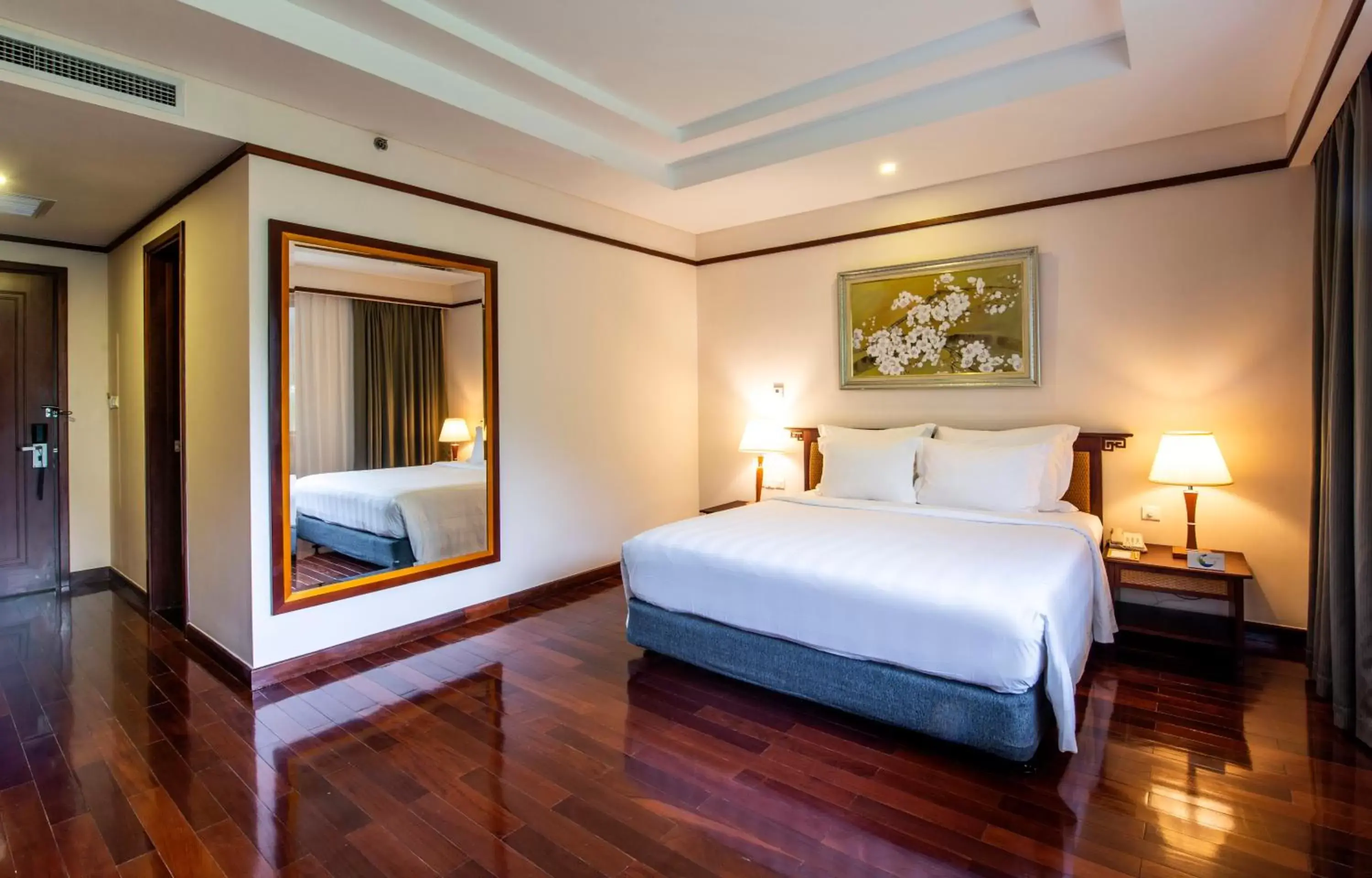 Bedroom, Bed in Vinpearl Resort Nha Trang
