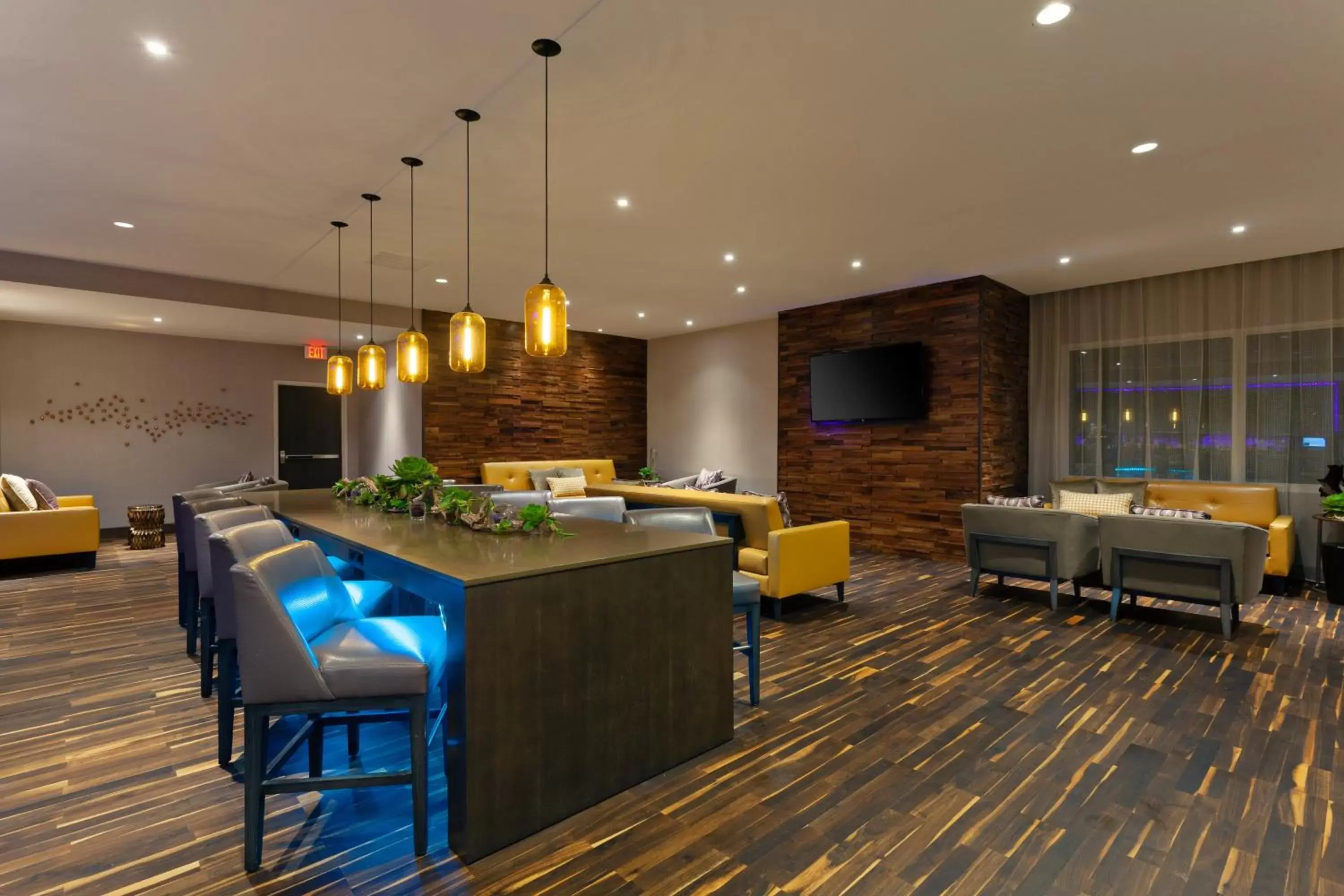 Lounge or bar, Restaurant/Places to Eat in Crowne Plaza Silicon Valley North - Union City, an IHG Hotel