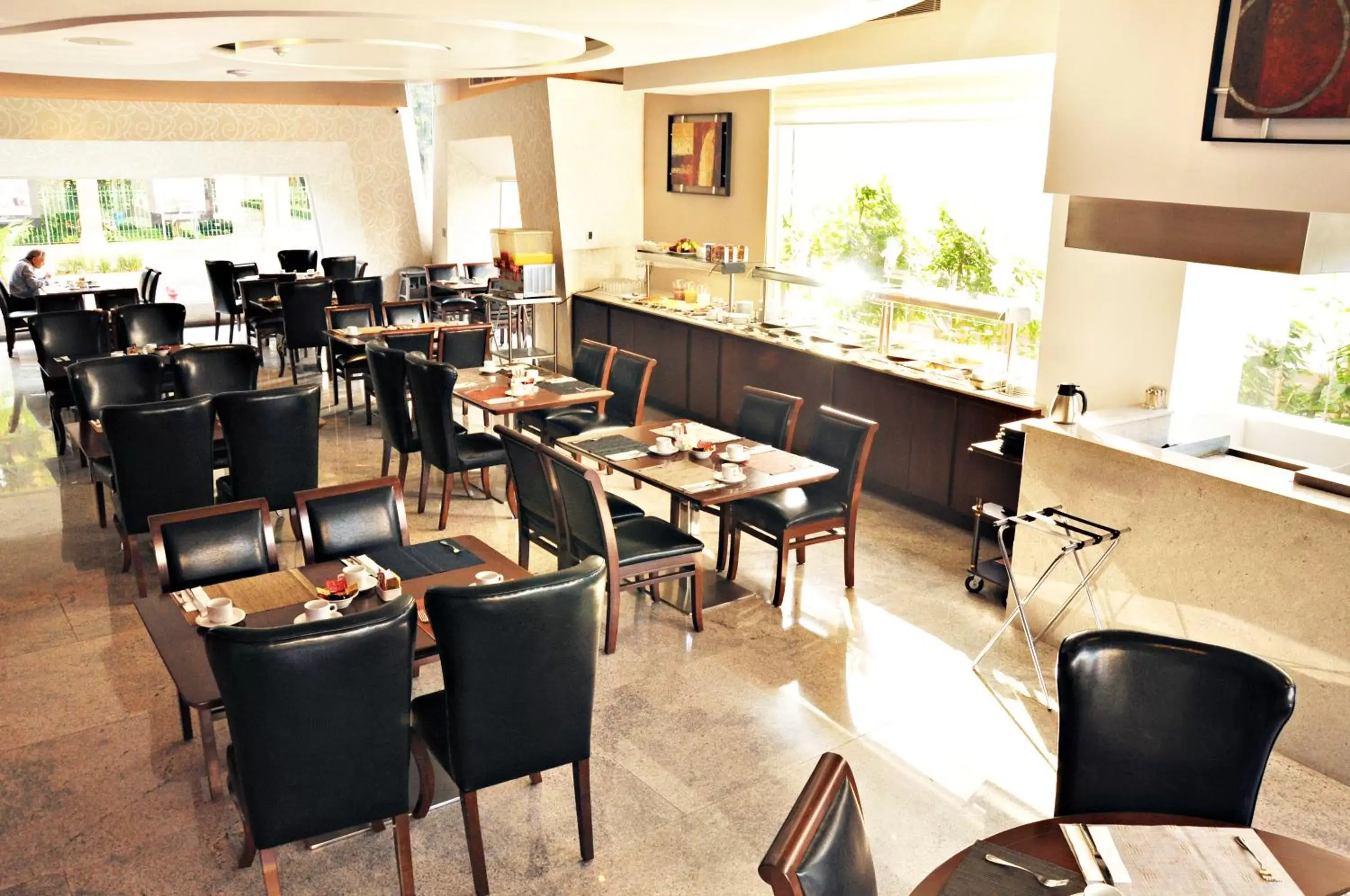 Restaurant/Places to Eat in Hotel Real Alameda de Queretaro