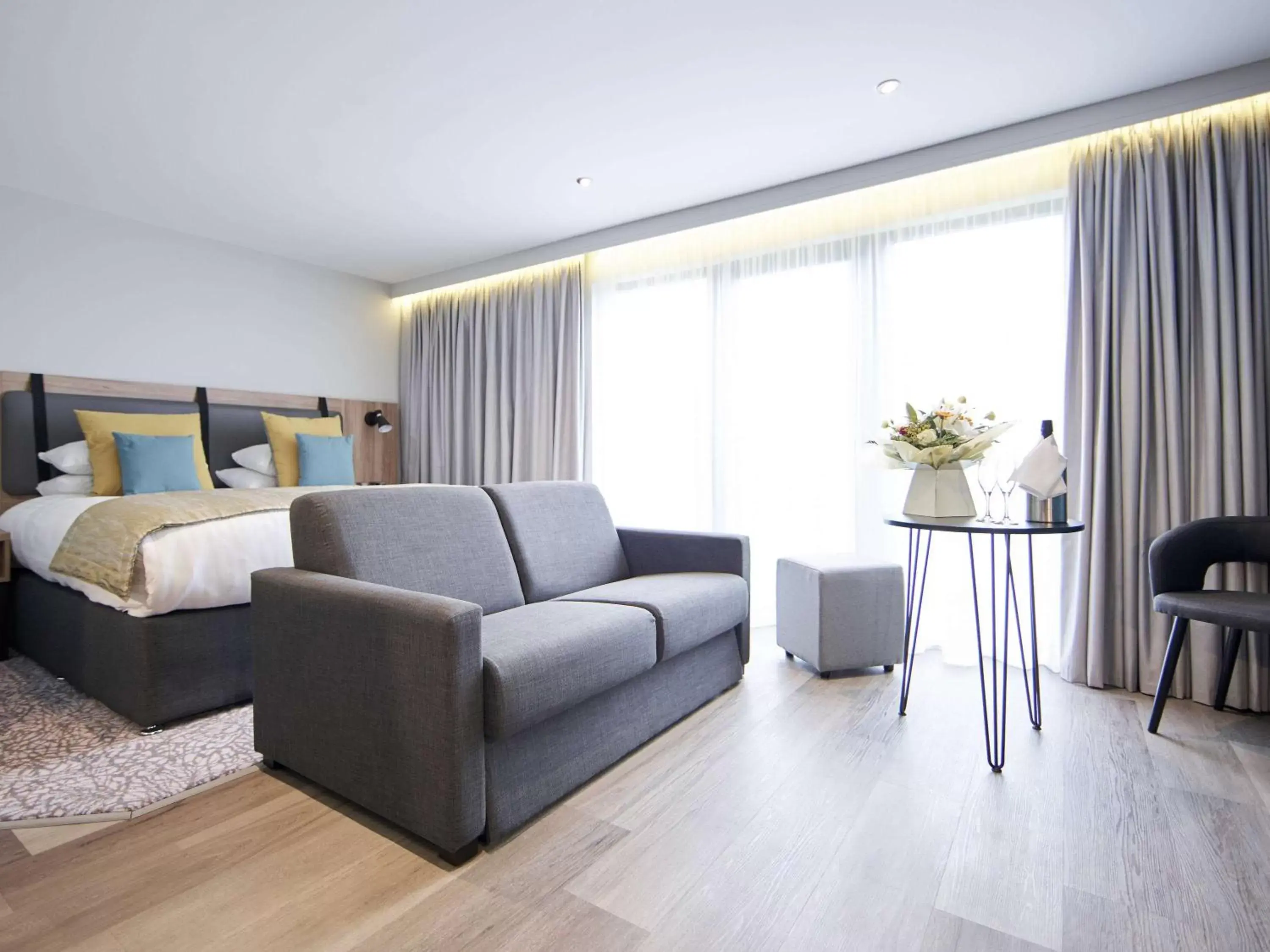 Property building, Bed in Mercure Newcastle George Washington Hotel Golf & Spa Property building, Bed in Mercure Newcastle George Washington Hotel Golf & Spa