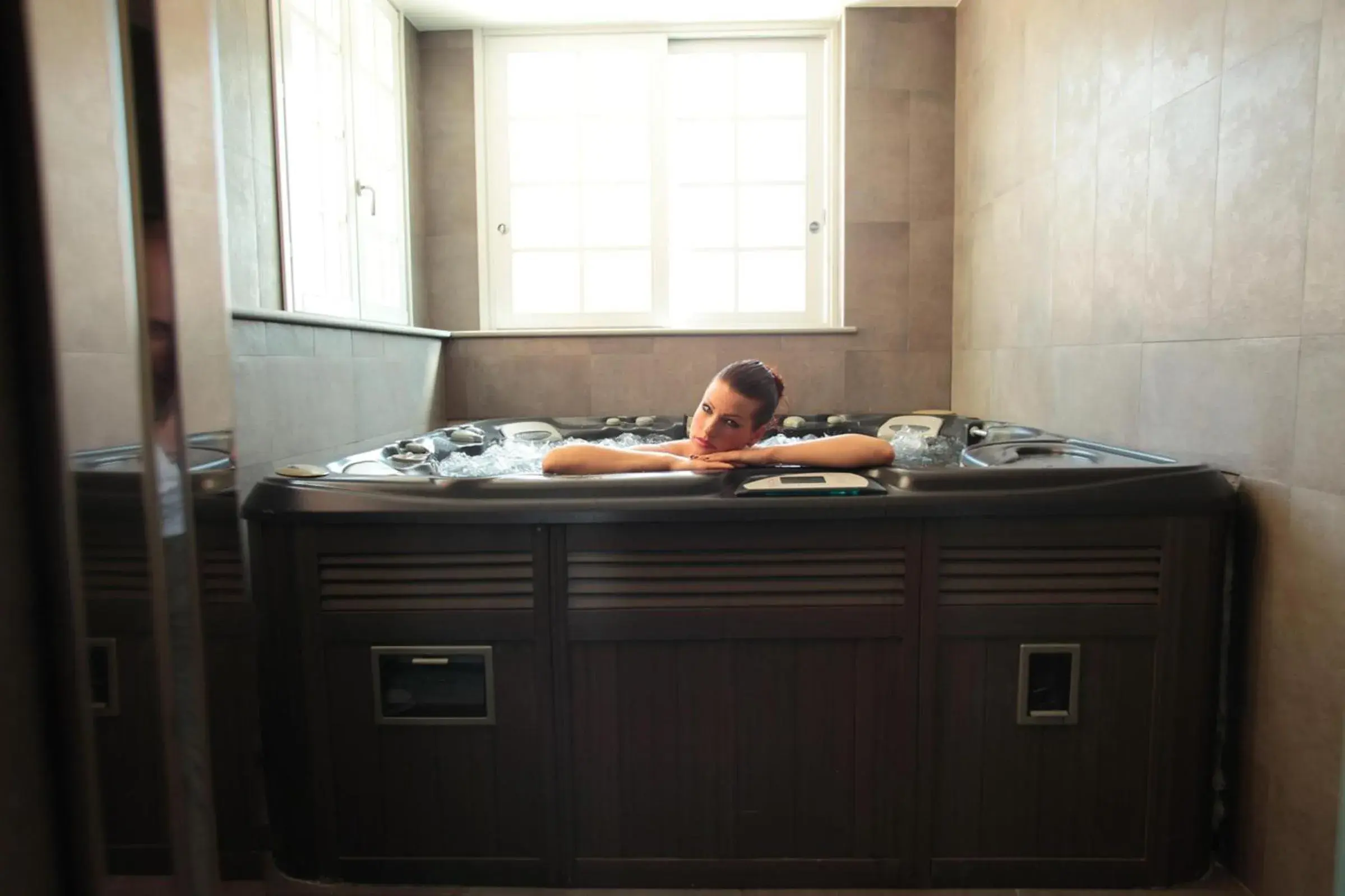 Hot Tub in Relais Paradiso Resort & Spa
