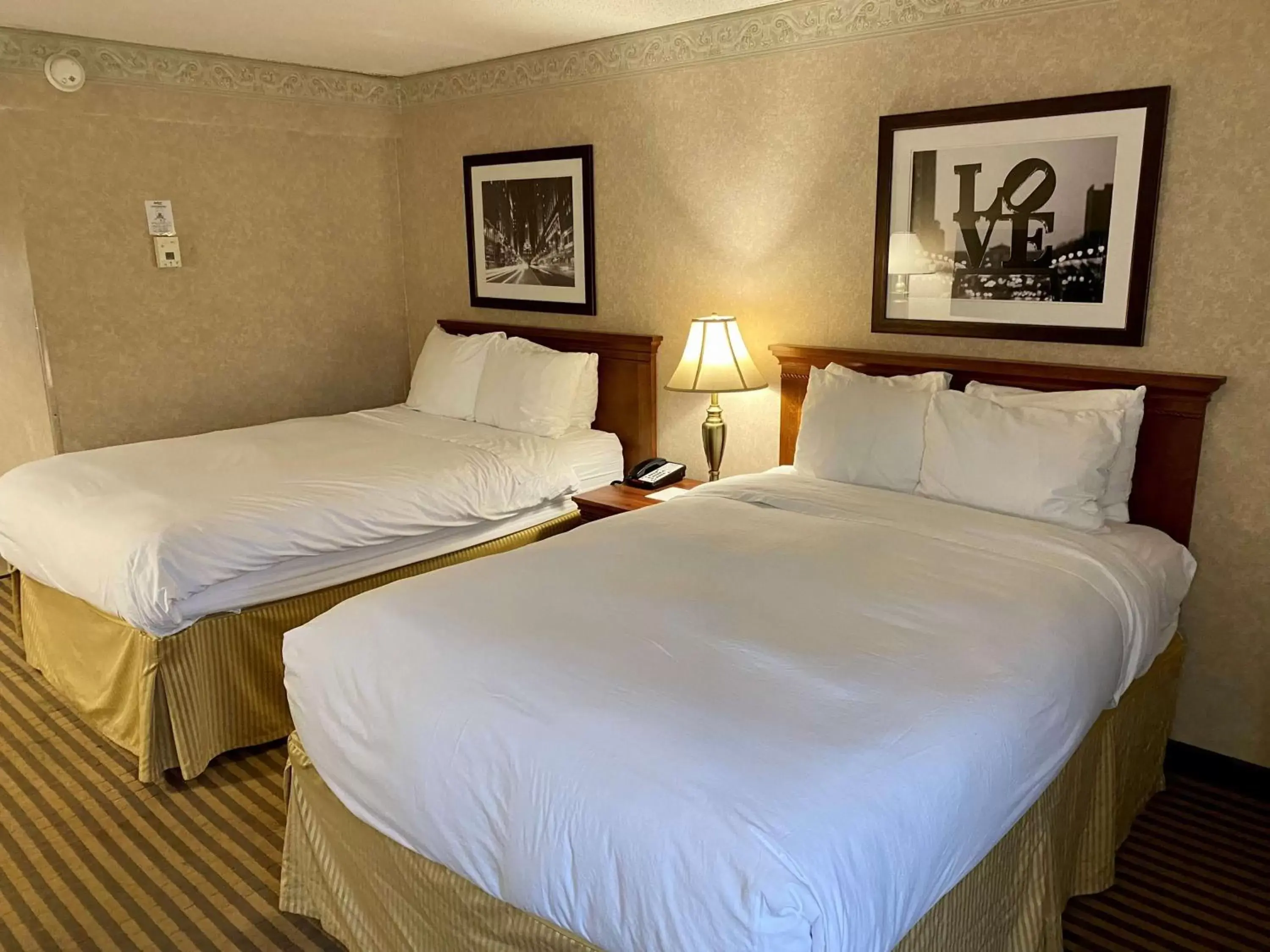 Bedroom, Bed in Radisson Hotel Philadelphia Northeast