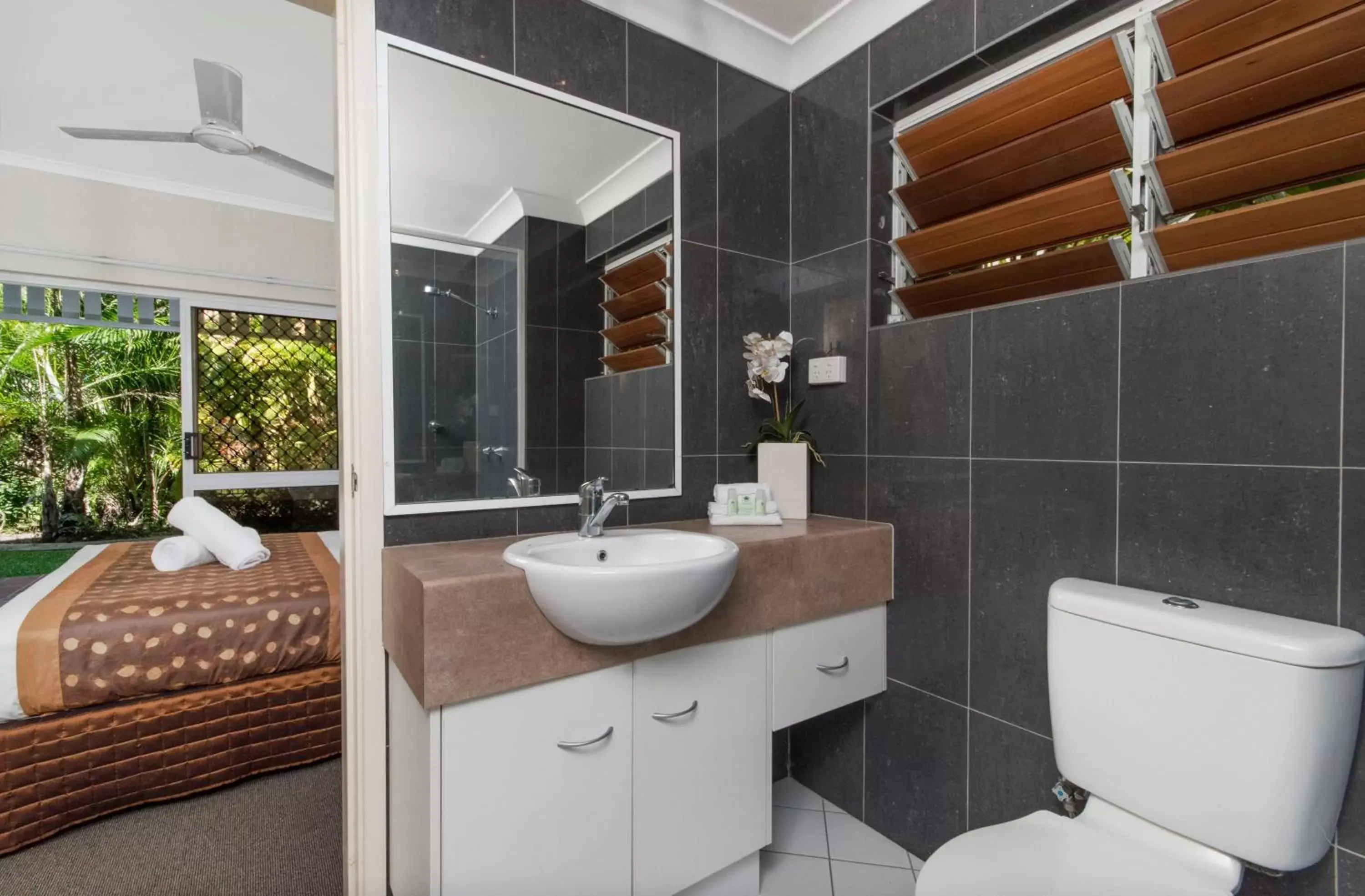 Bathroom in Nimrod Resort Apartments