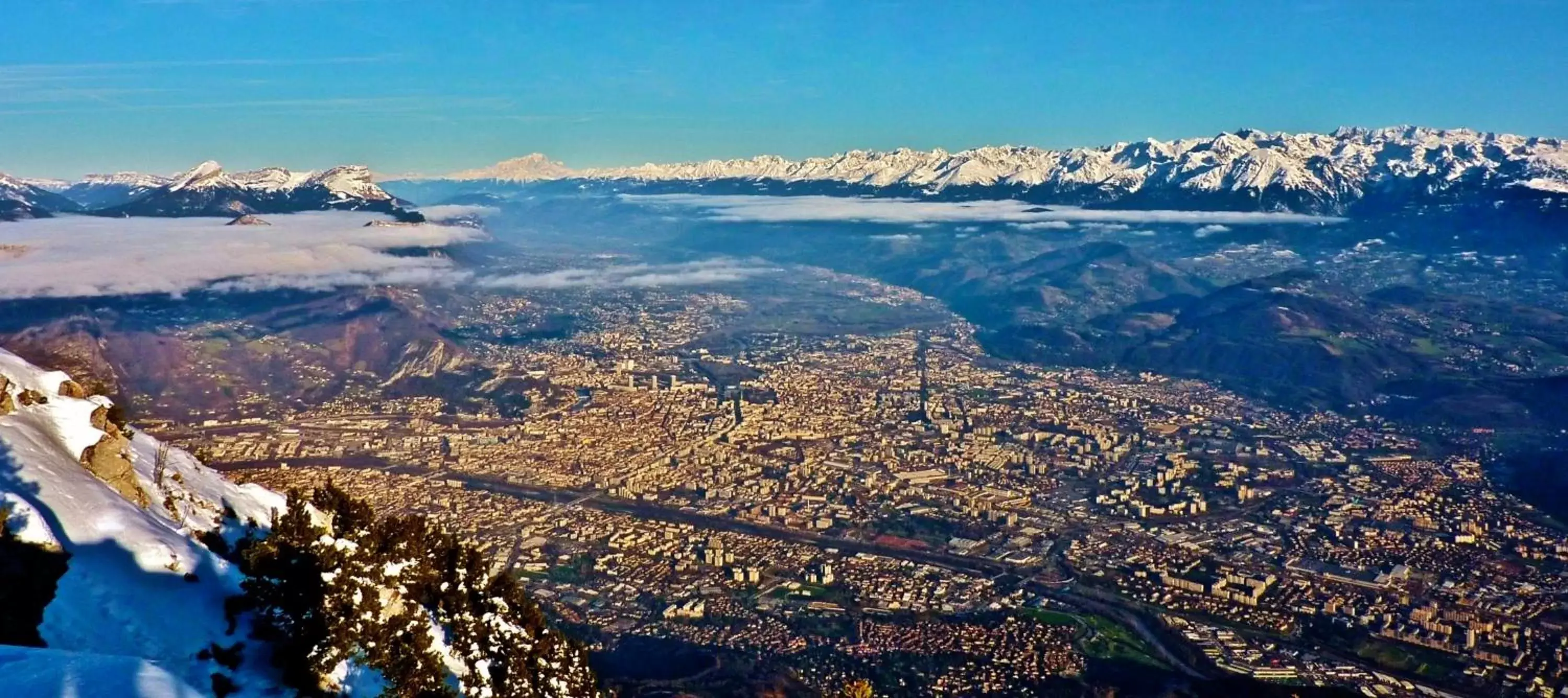 Spring, Bird's-eye View in B&B HOTEL Grenoble Centre Verlaine