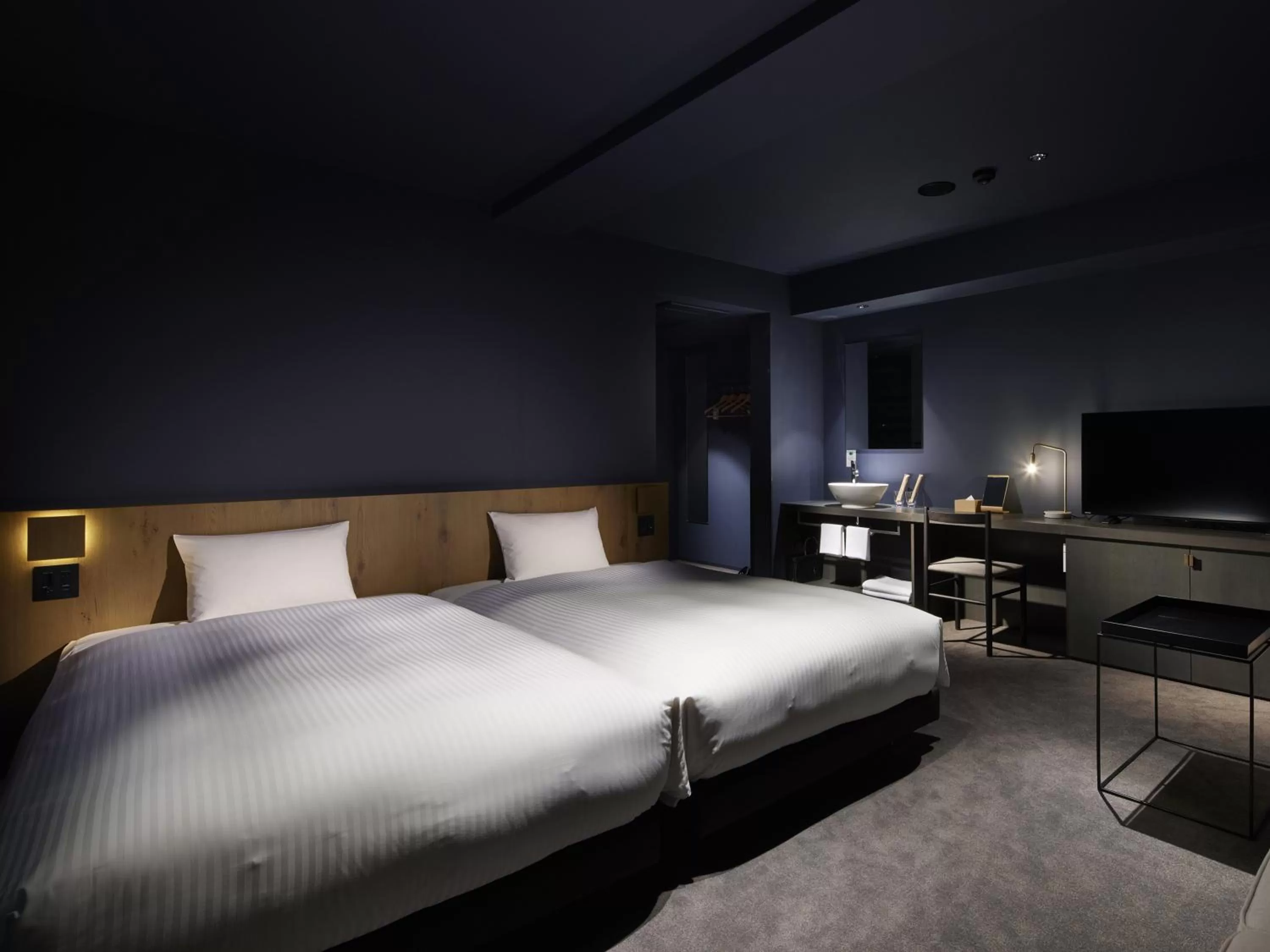 Photo of the whole room, Bed in hotel androoms Sapporo Susukino