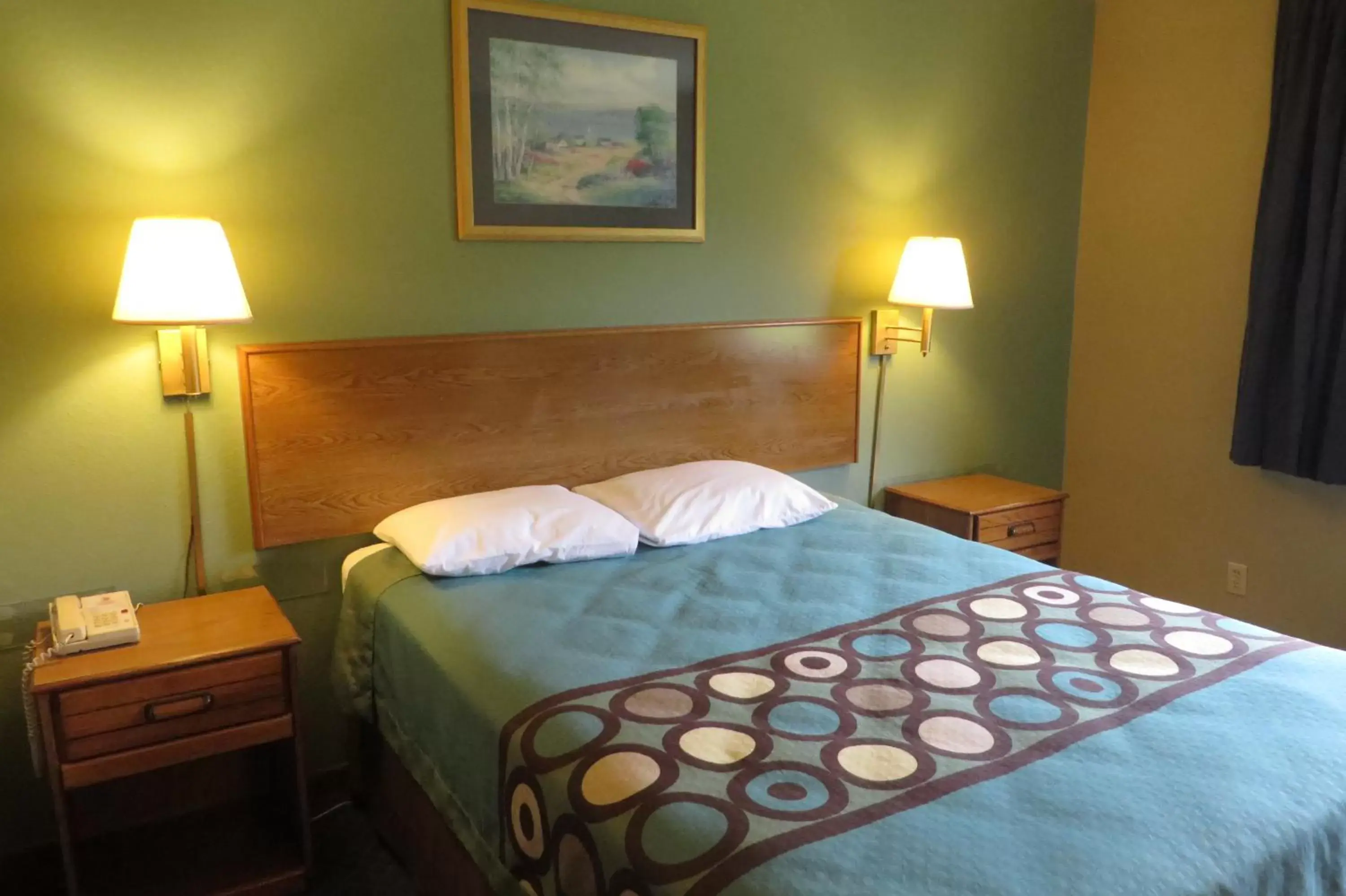 Other, Bed in Super 8 by Wyndham Macomb
