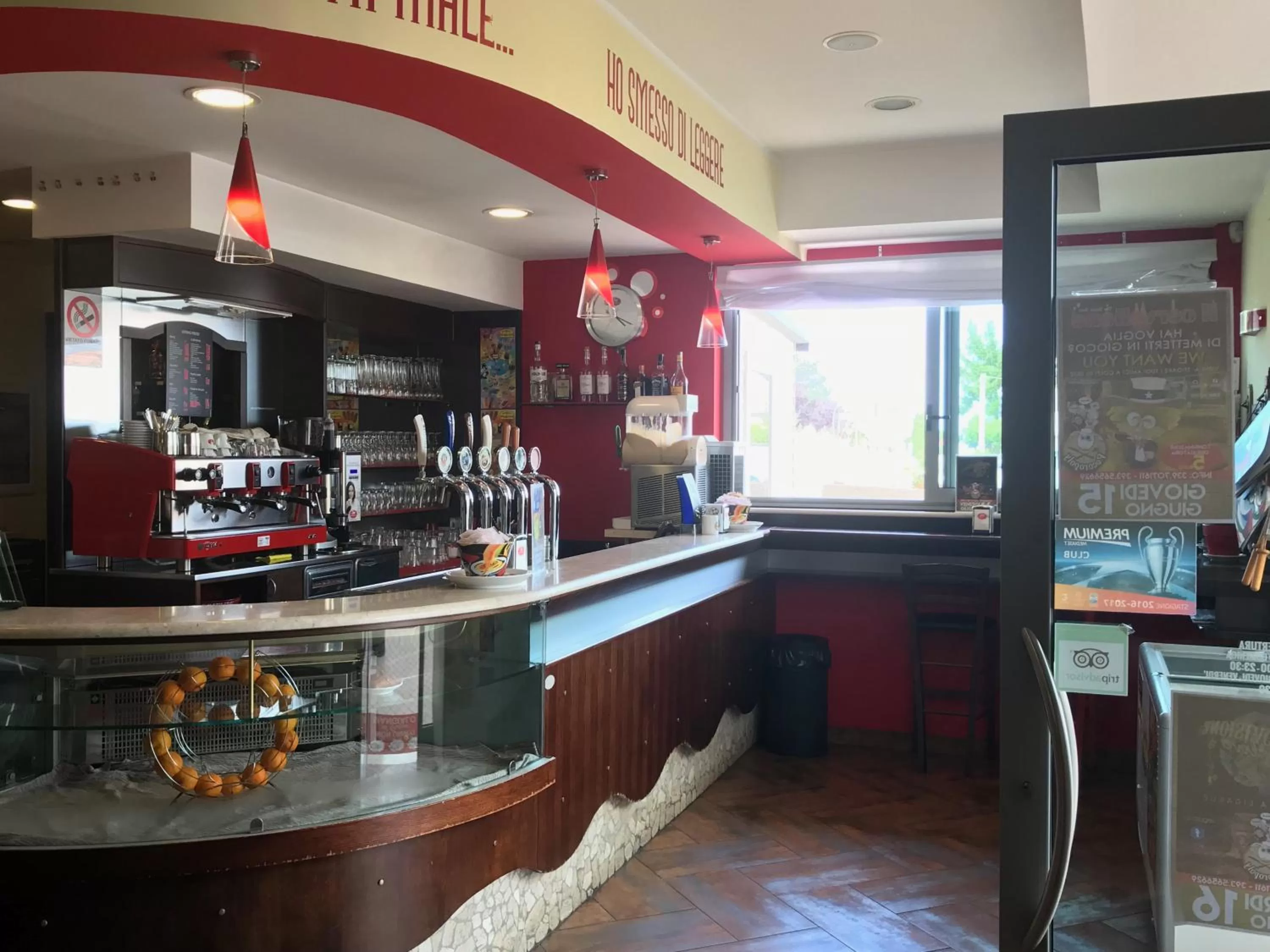 Lounge or bar, Lounge/Bar in Rosso Di Sera