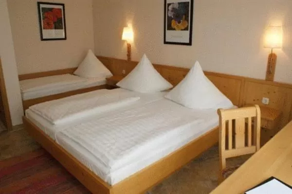 Bed in Landhotel Keils Gut