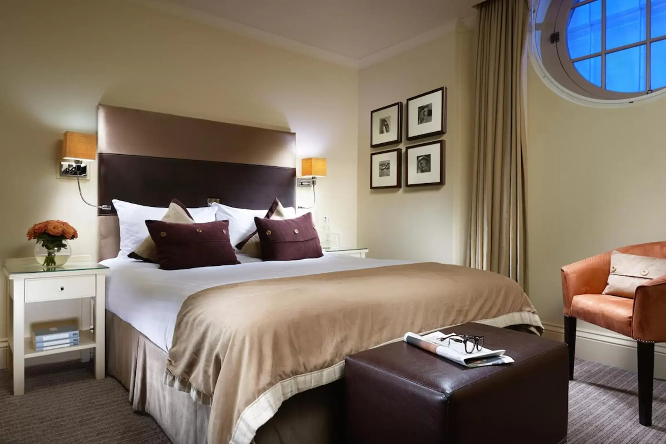 Bedroom, Bed in London Bridge Hotel 
