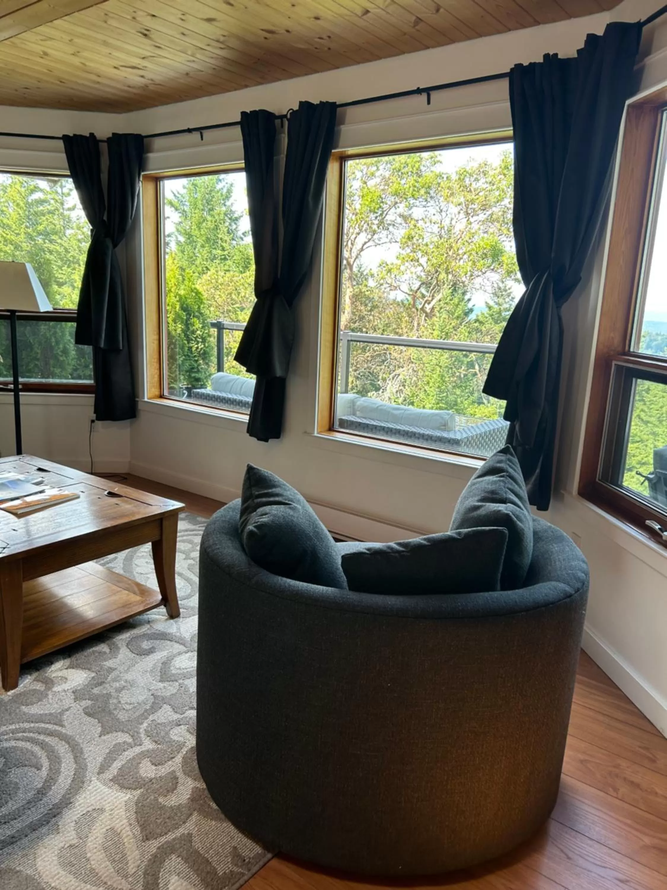 Living room, Seating Area in Armand Heights