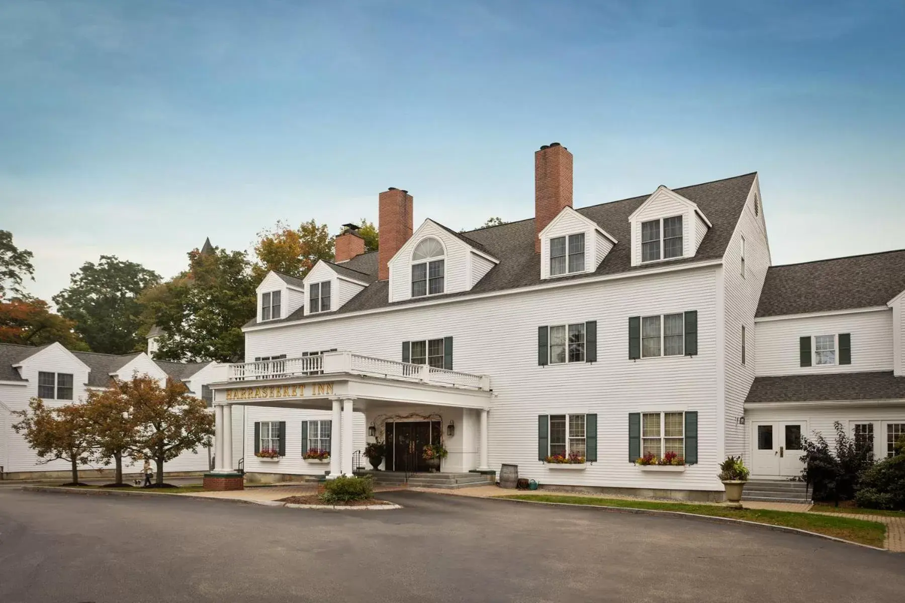 Property Building in The Harraseeket Inn & Suites