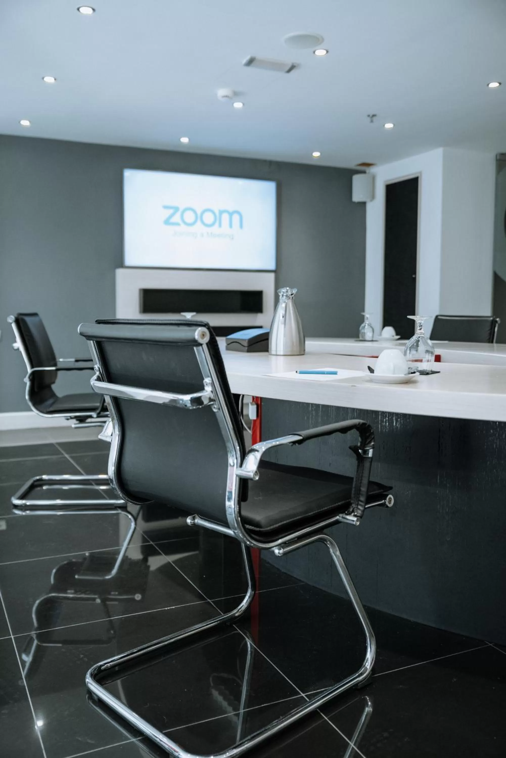 Business facilities in Semiramis City Hotel