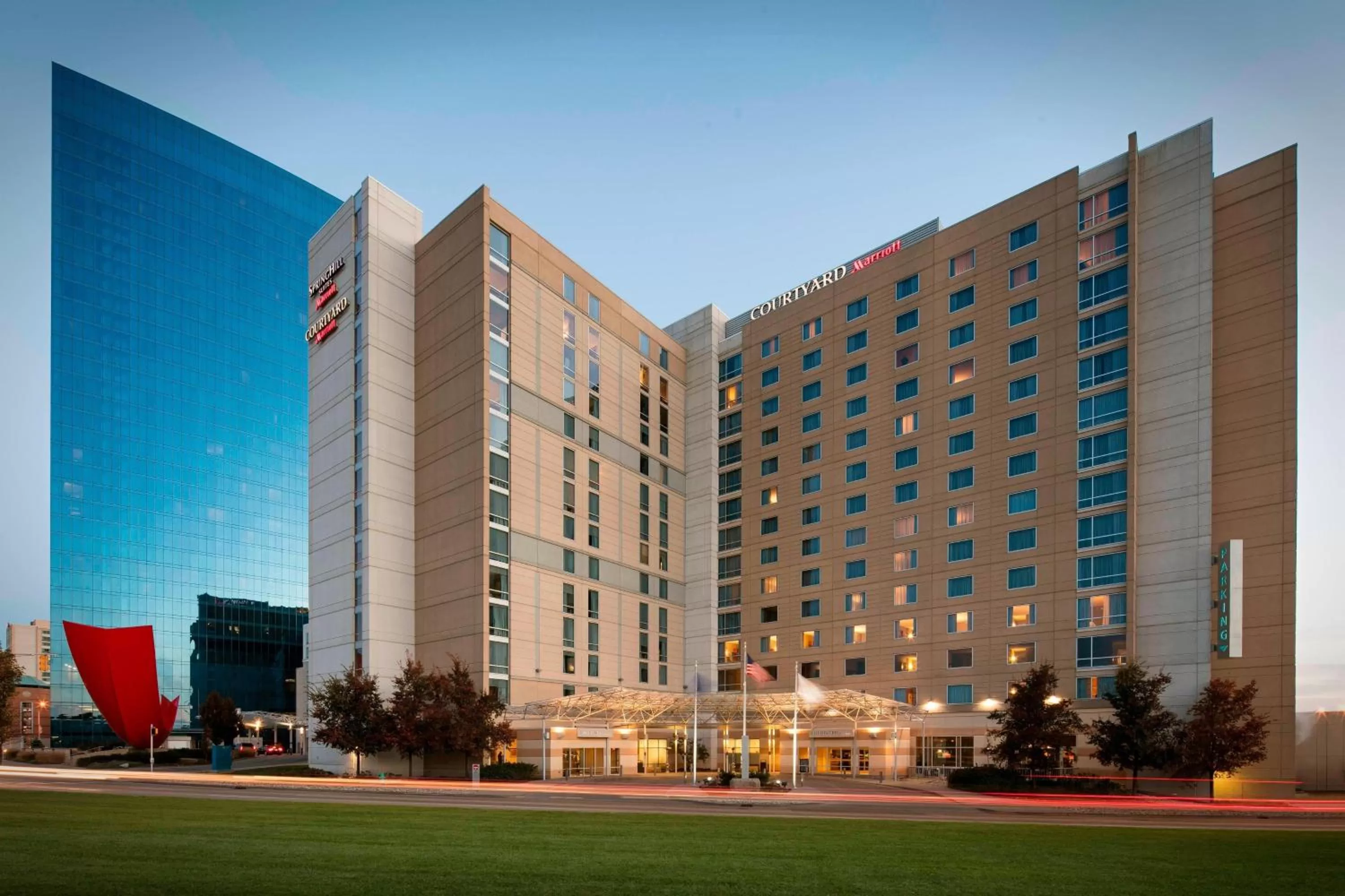Property building in SpringHill Suites Indianapolis Downtown