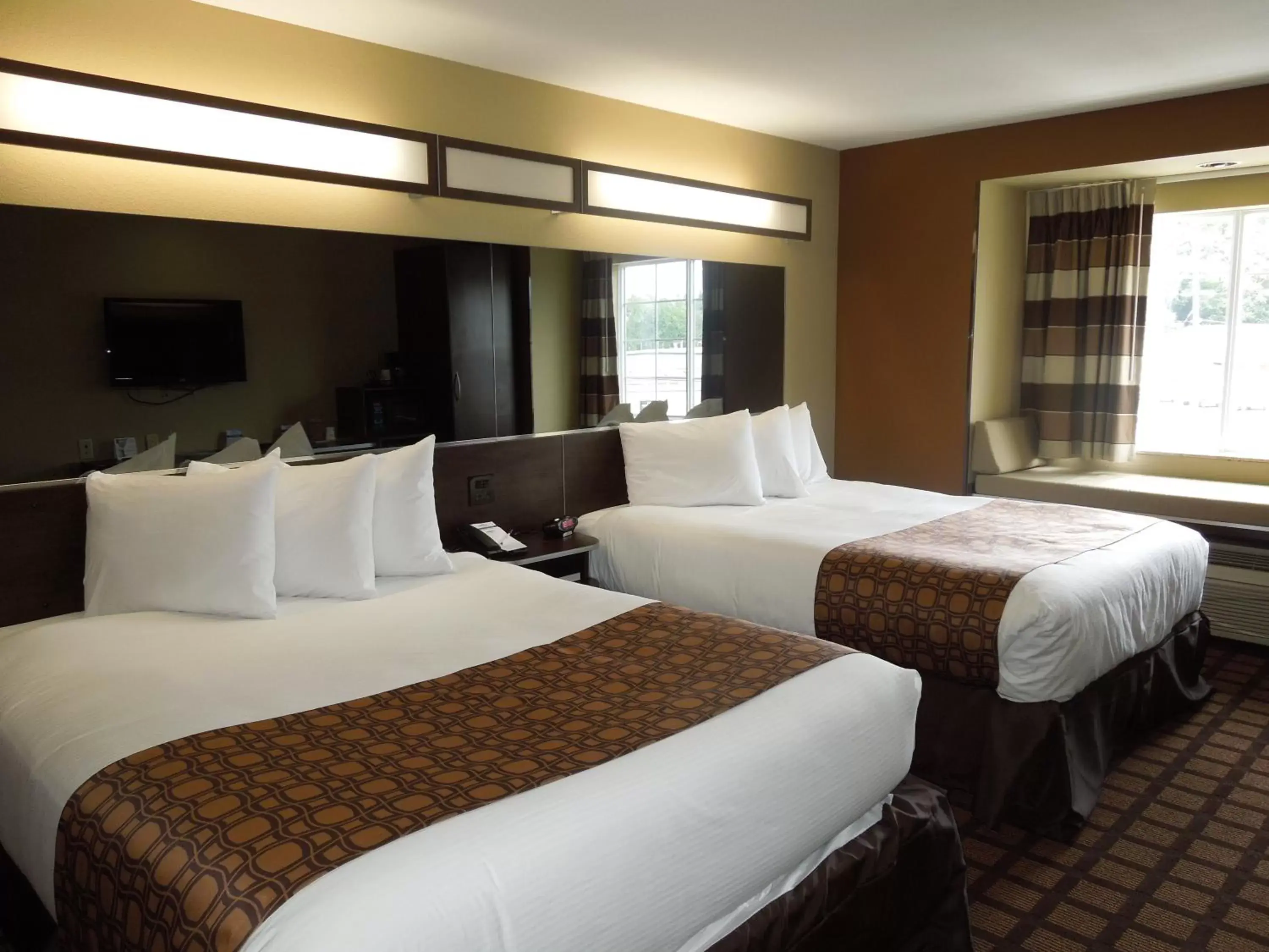 Queen Room with Two Queen Beds - Disability Access/Non-Smoking in Microtel Inn and Suites North Canton
