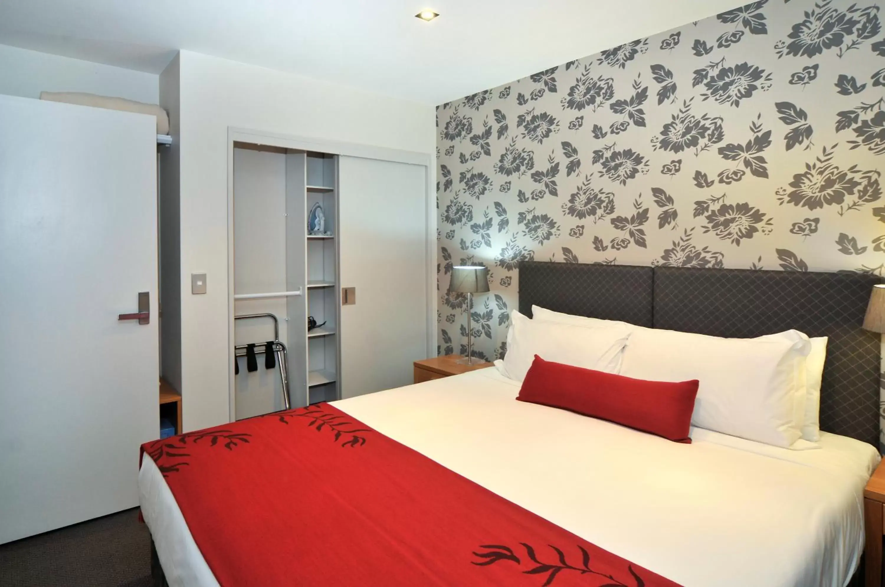 Bed in Wai Ora Lakeside Spa Resort Bed in Wai Ora Lakeside Spa Resort